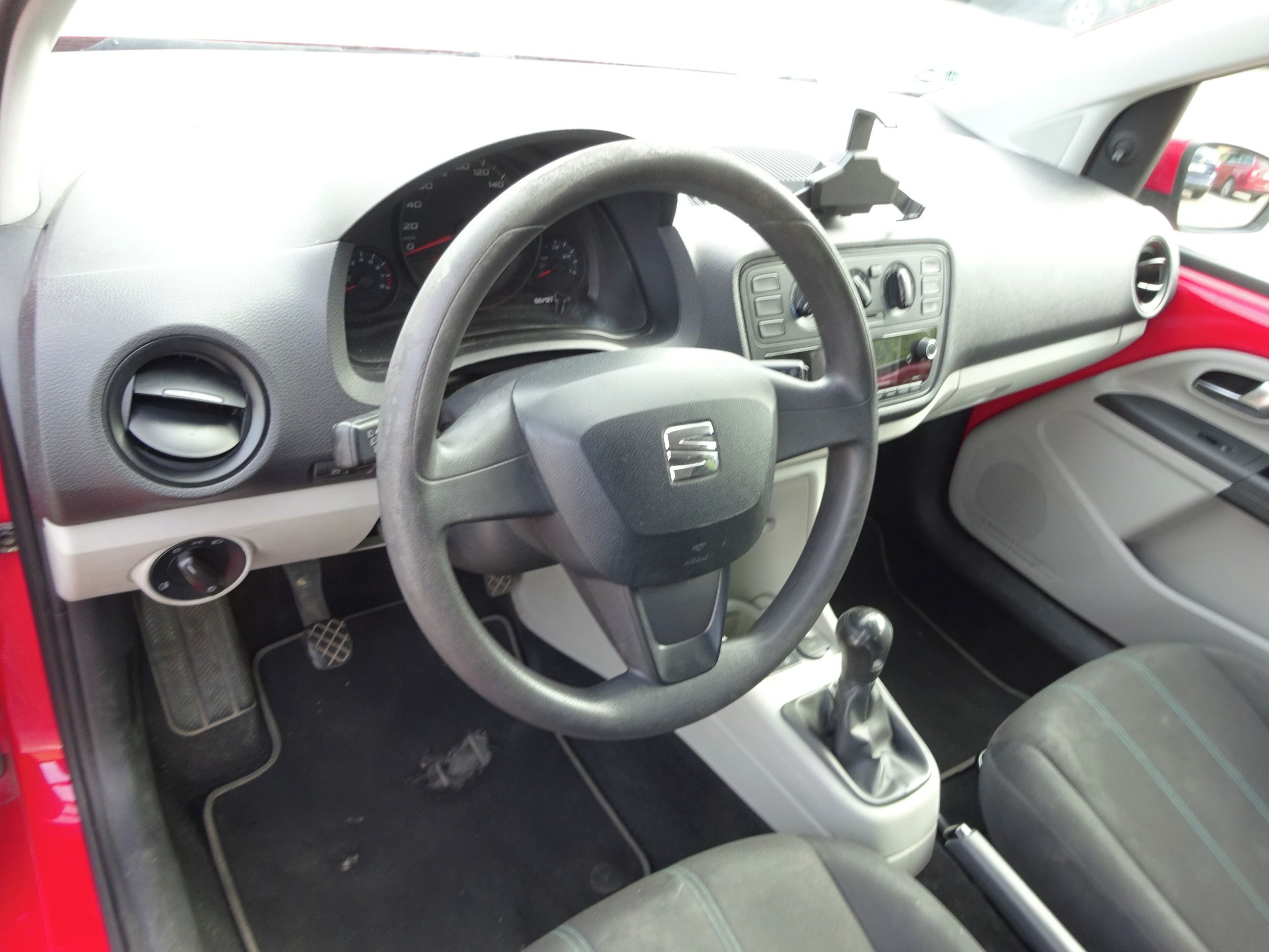 Seat Mii, 1.0 MPI (44 KW) SERVISKA - fotka 5