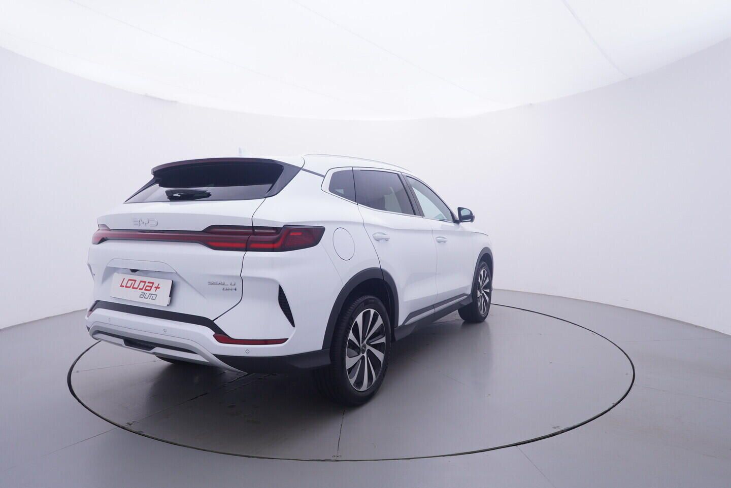 BYD Seal U, Design plg-in hybrid 238 kW - fotka 5