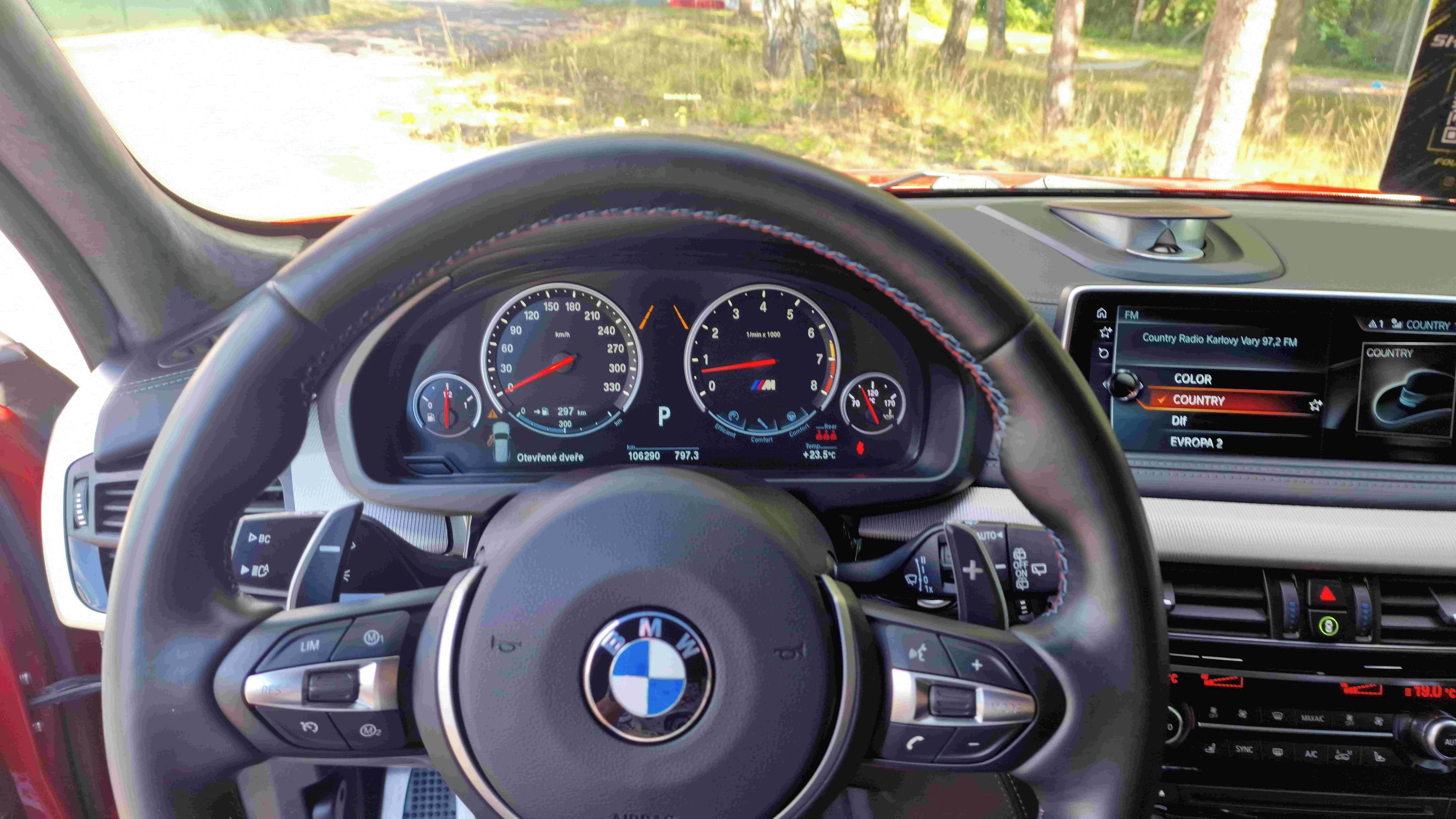 BMW X5, M NAVI AHK PANO-DACH TV - fotka 6