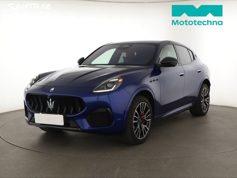 Maserati Grecale, Modena, HUD, 360°, ACC, Paměť