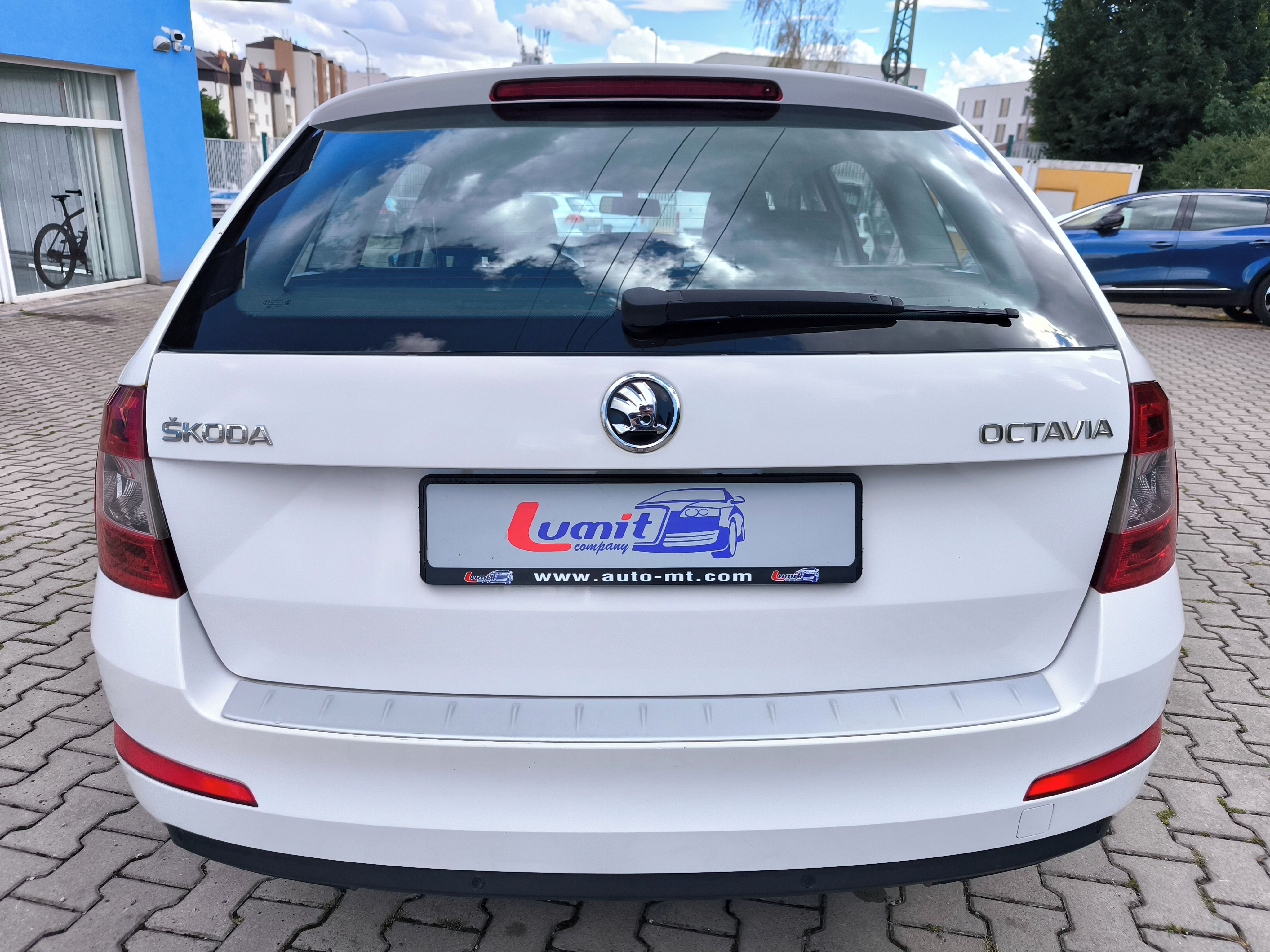 Škoda Octavia, 1.6 TDi Style - fotka 6