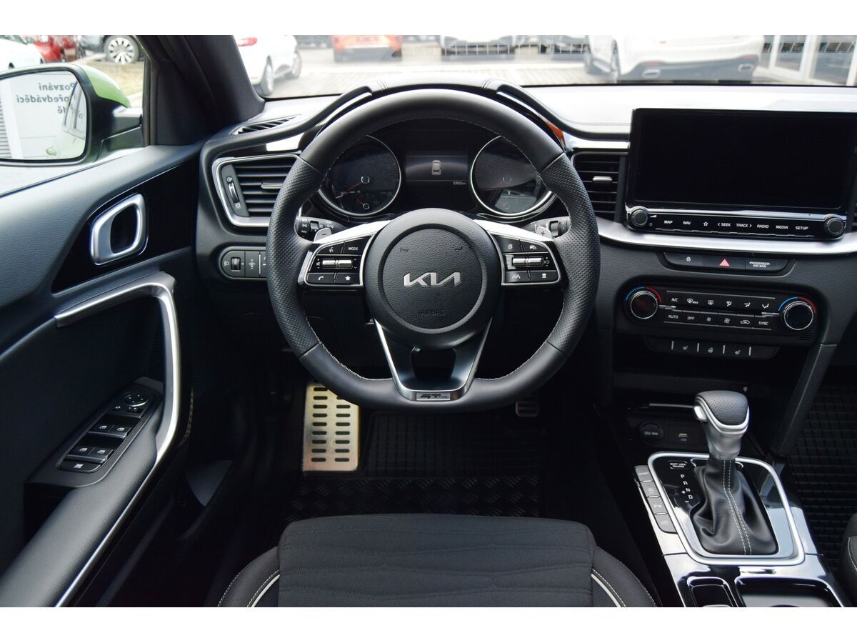 Kia XCee´d, 1,5 T-GDi 7DCT GT LINE - fotka 6