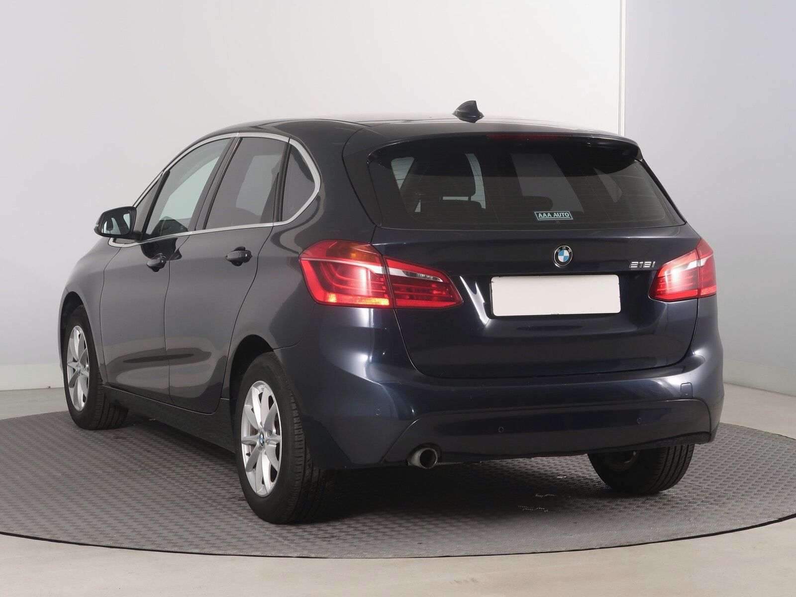 BMW Řada 2, 218i Active Tourer, Automat - fotka 4