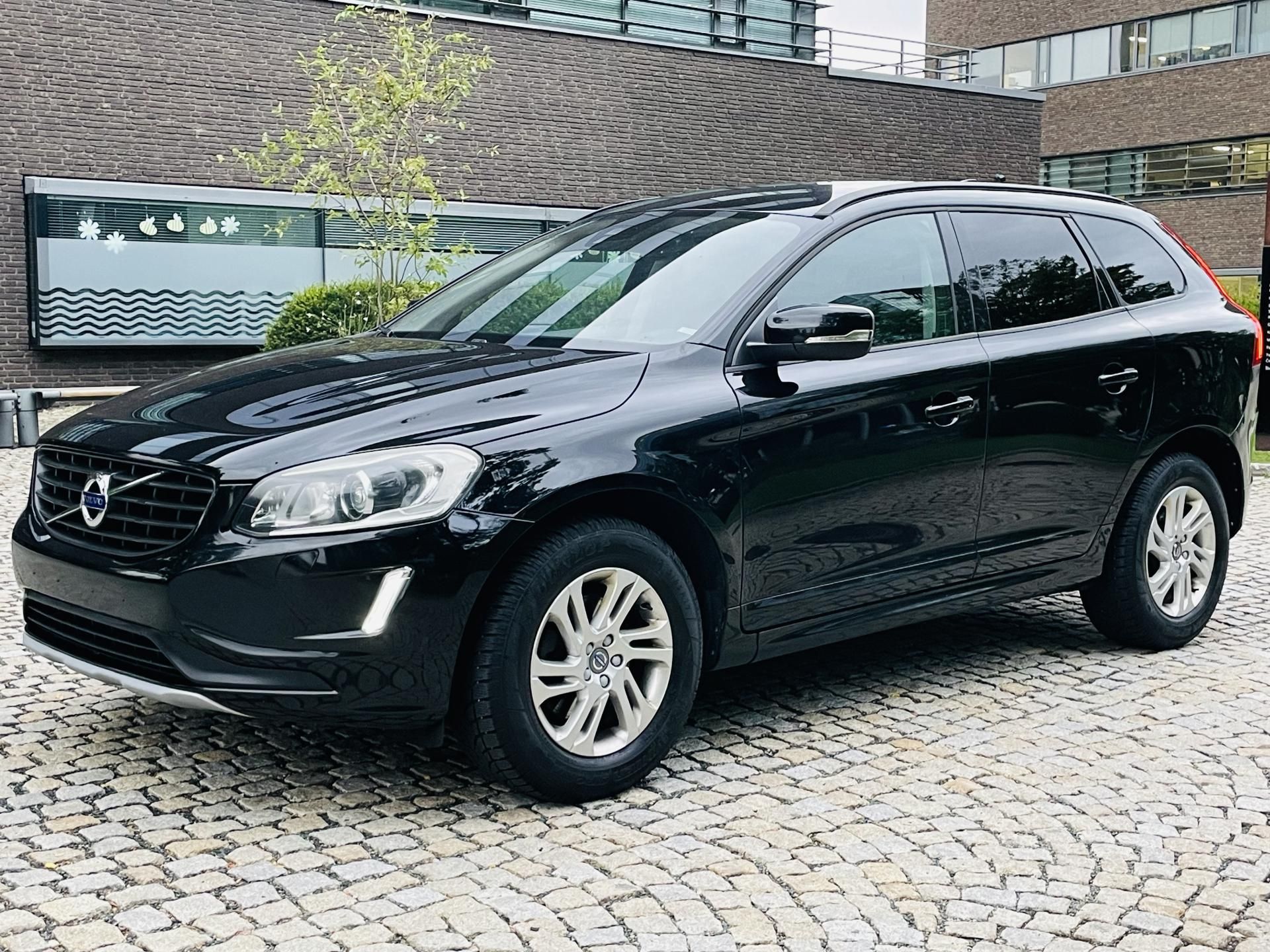 Volvo XC60, 2.4D 4x4 AUT SERVISKA TAŽNÉ - fotka 5