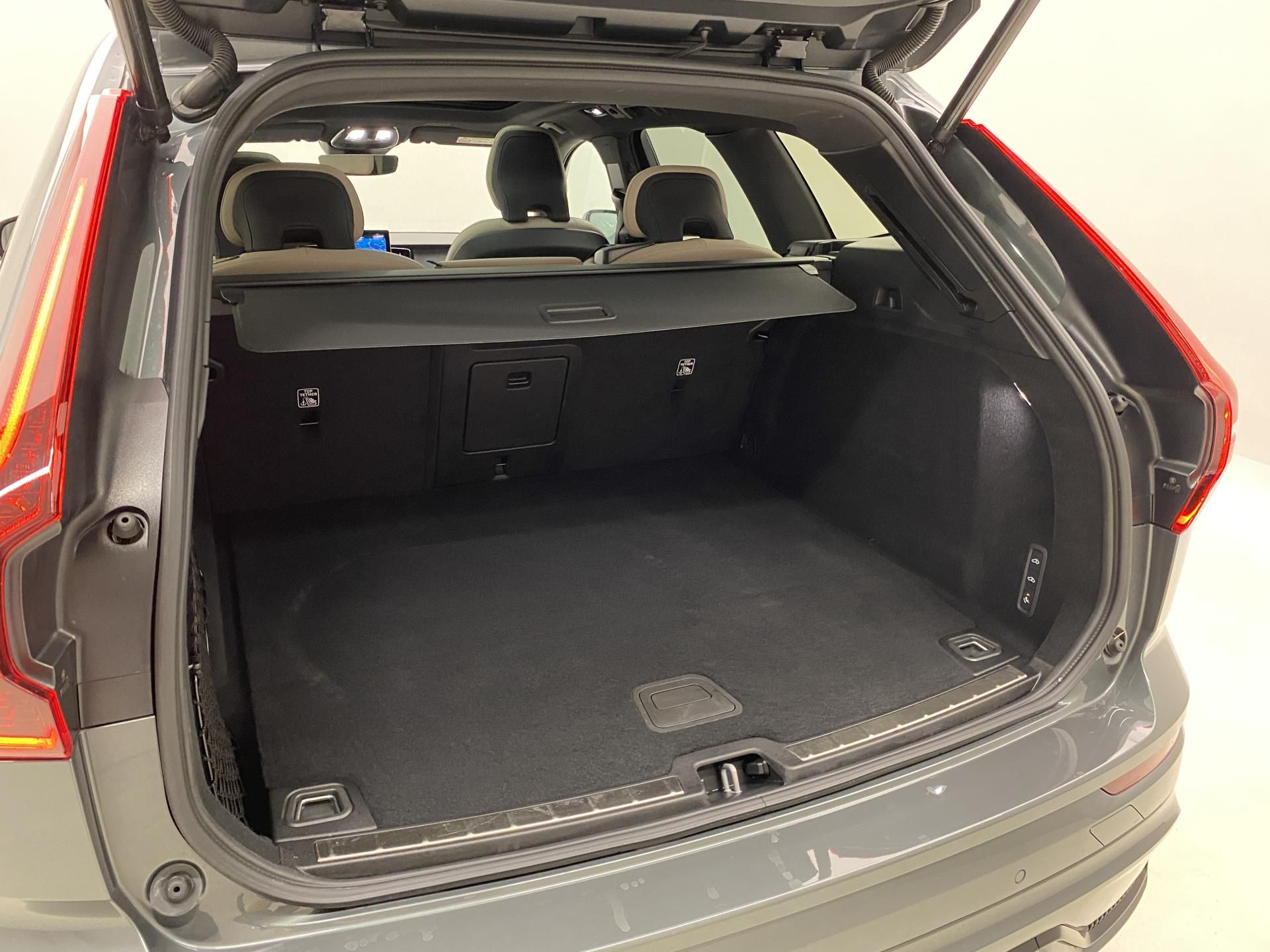 Volvo XC60, T8 AWD RECHARGE ULTRA DARK - fotka 6