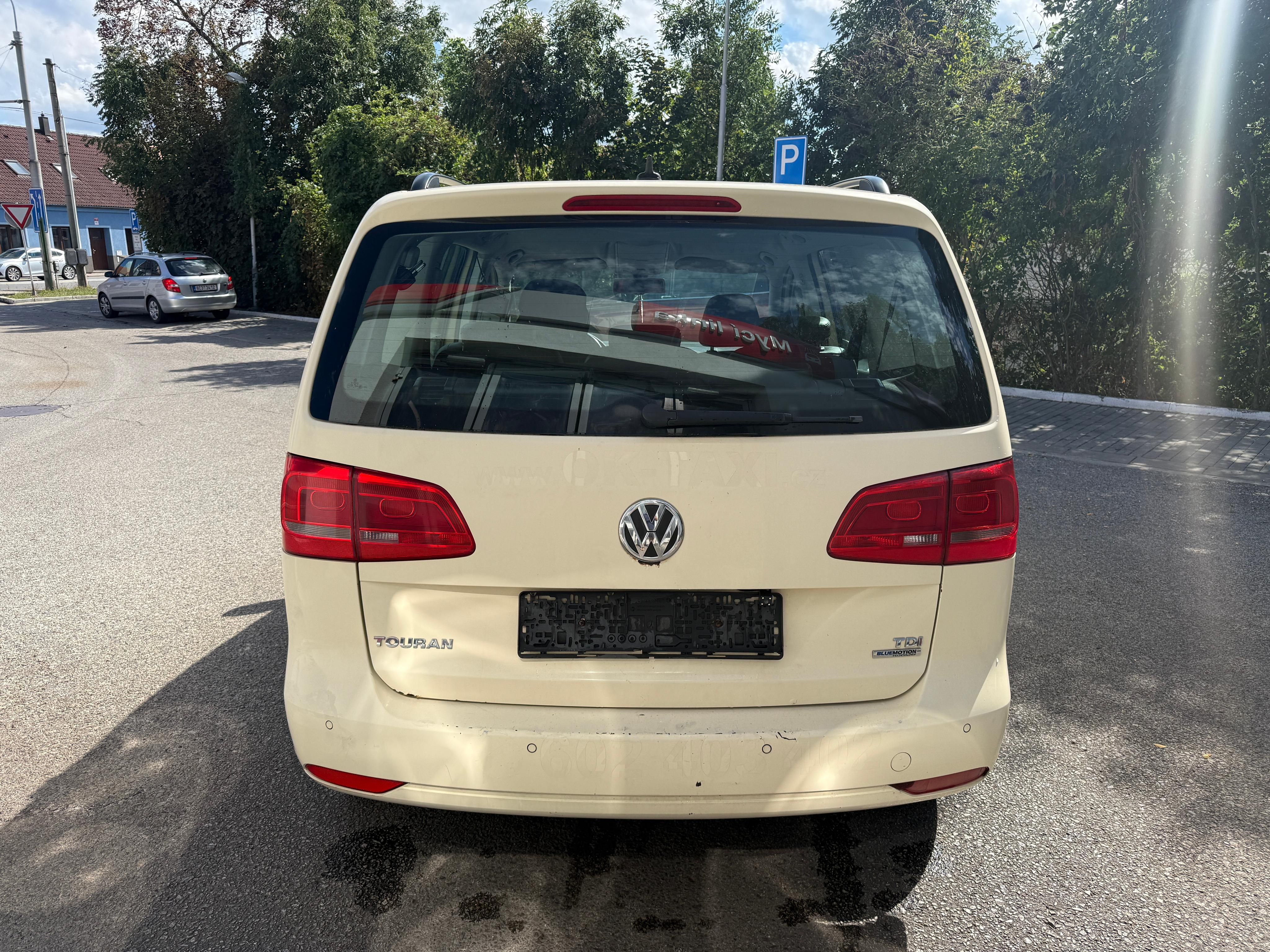 Volkswagen Touran, 1.6 TDI, 7 sedadel, manuál - fotka 6