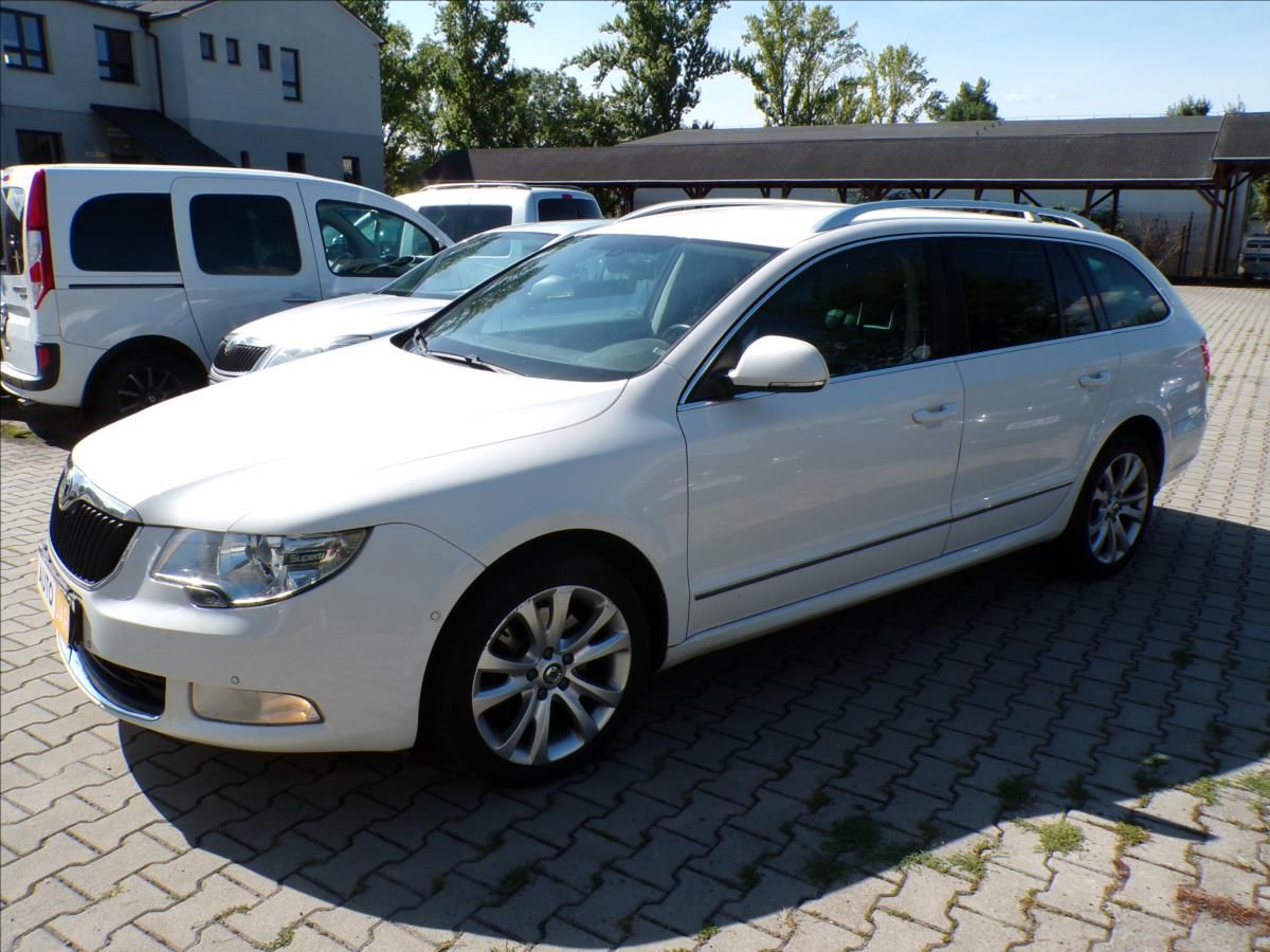 Škoda Superb, 2,0 TDI  AUTOMAT,XENON,KŮŽE - fotka 3