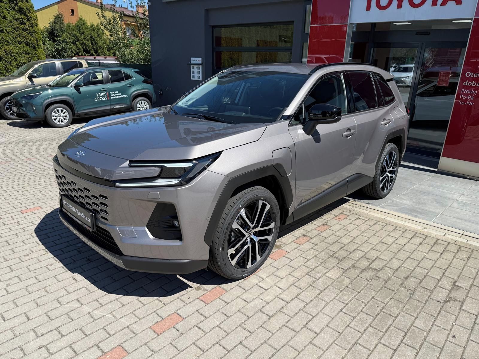 Toyota Rav4, 2.5PHEV 4x4 309PS Executive - fotka 2