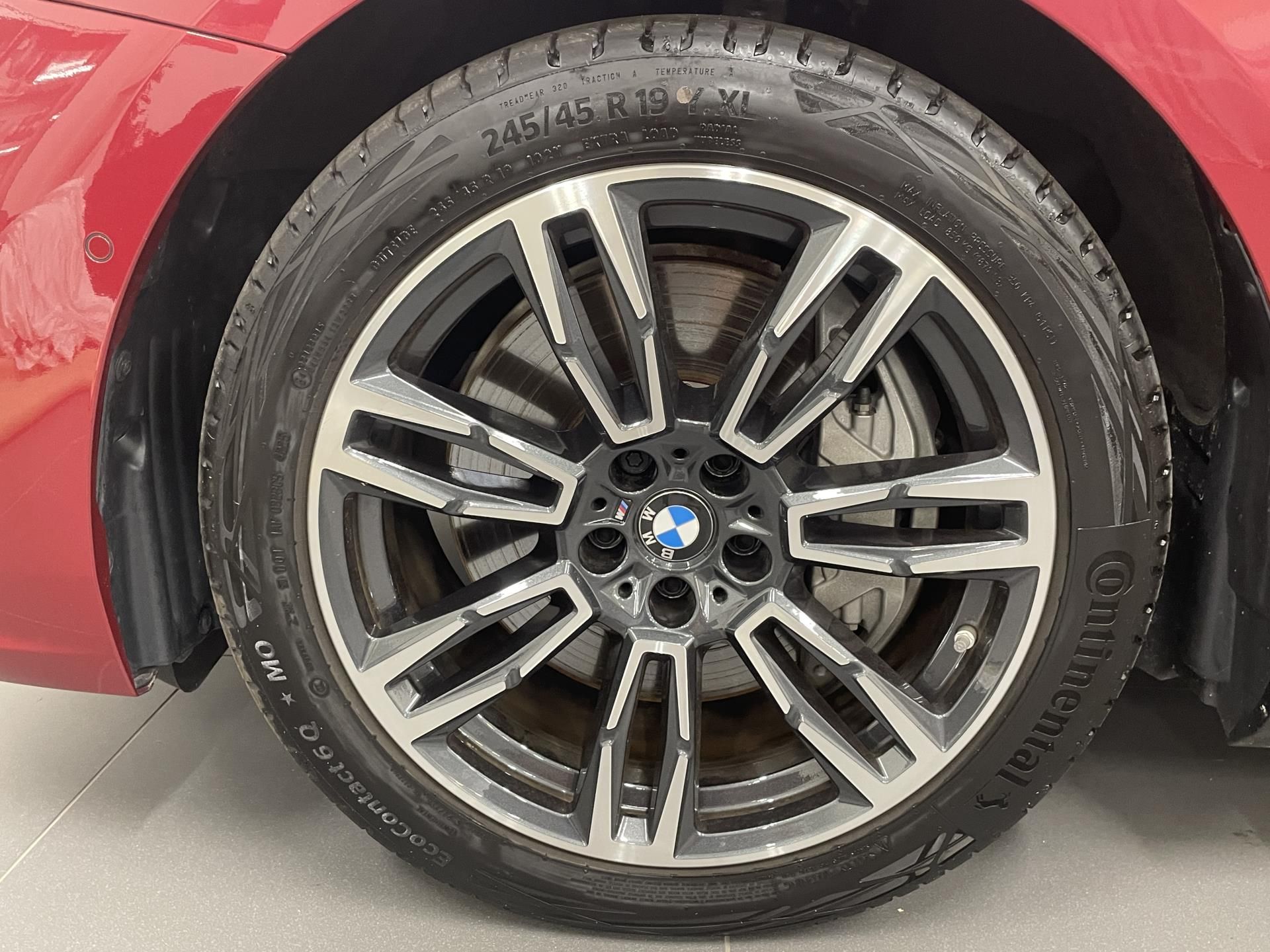 BMW Řada 5, 550e xDrive Tažné Bowers - fotka 4