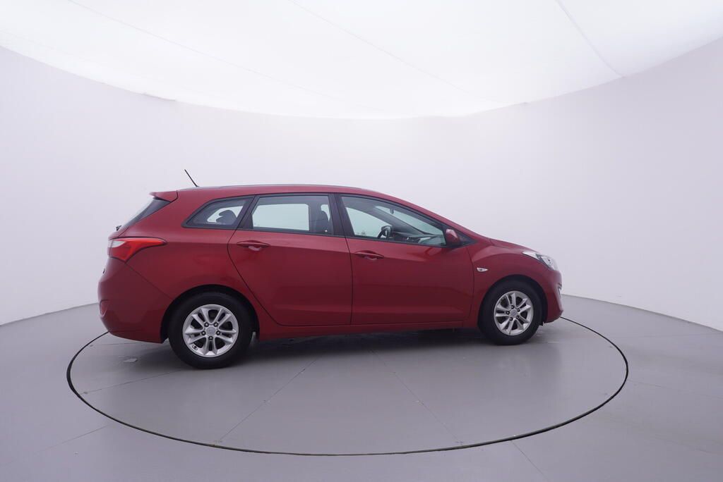 Hyundai i30, Trikolor 1.6 GDi 88 kW - fotka 6