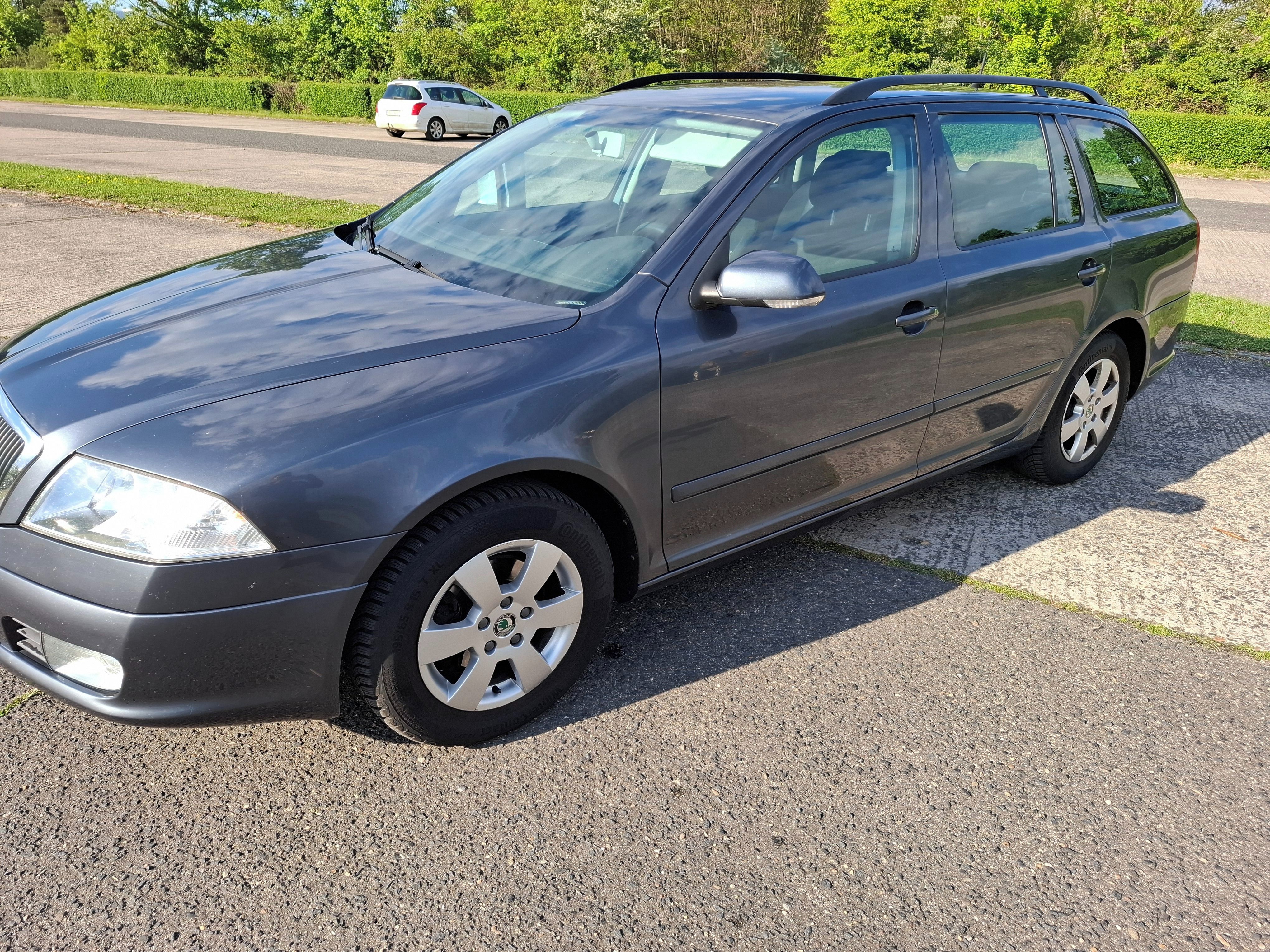 Škoda Octavia, Octavia 2 Sport 2.0 TDI kombi - fotka 5