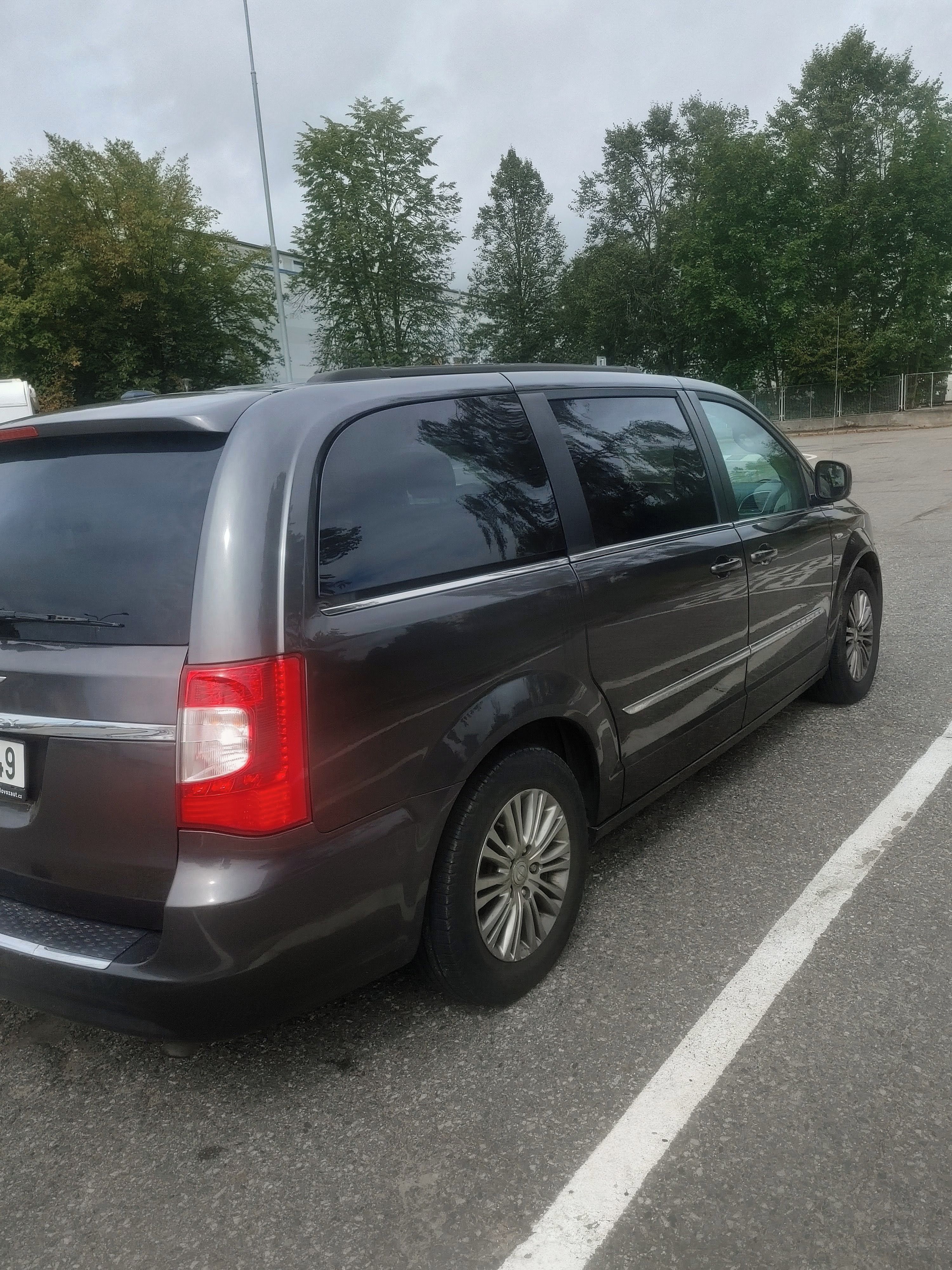 Chrysler Town & Country, 3.6 V6 - fotka 4
