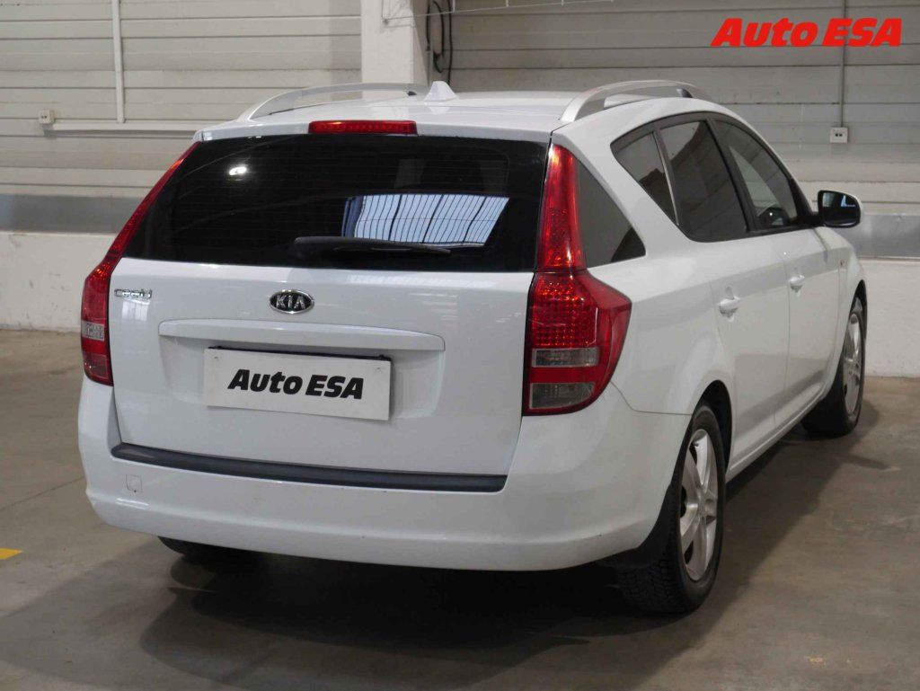 Kia Cee´d, 1.6i,ČR - fotka 6