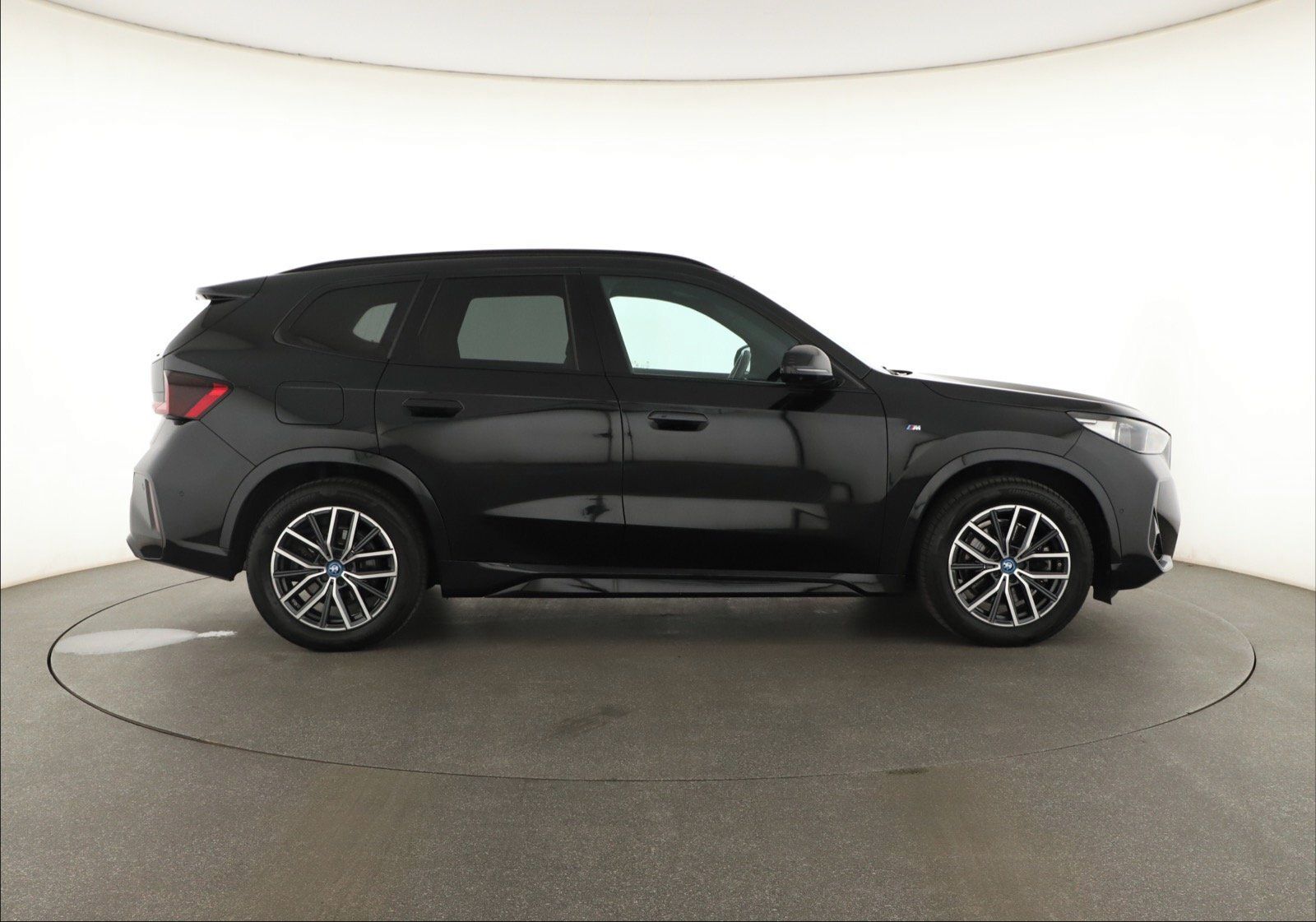 BMW X1, xDrive30e - fotka 6