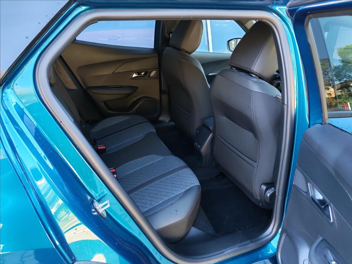 Peugeot 2008, 1.2 ALLURE Hybrid 110 e-DCS6 - fotka 6