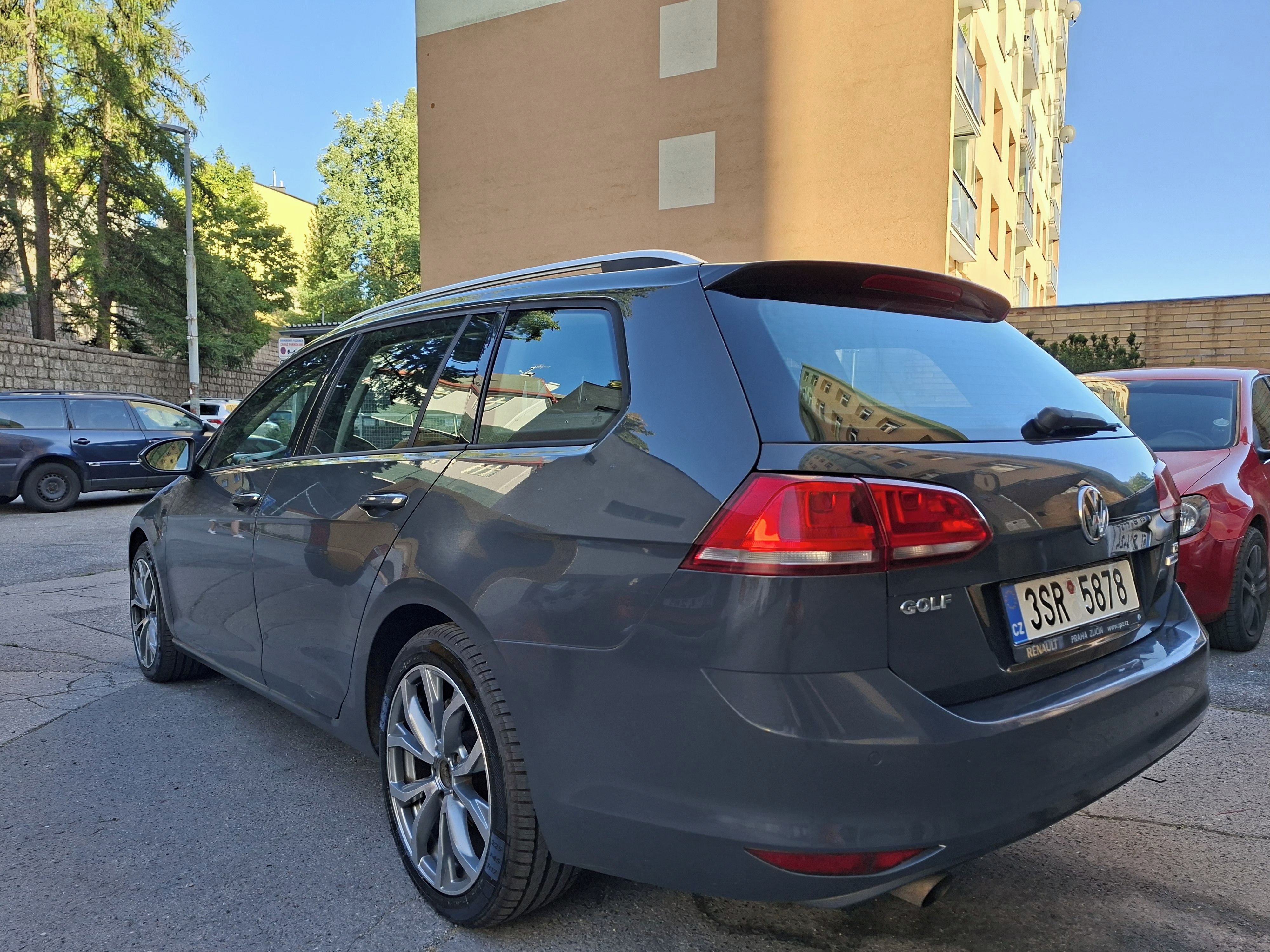 Volkswagen Golf, VW GOLF7 Variant 1.2TSI - fotka 6