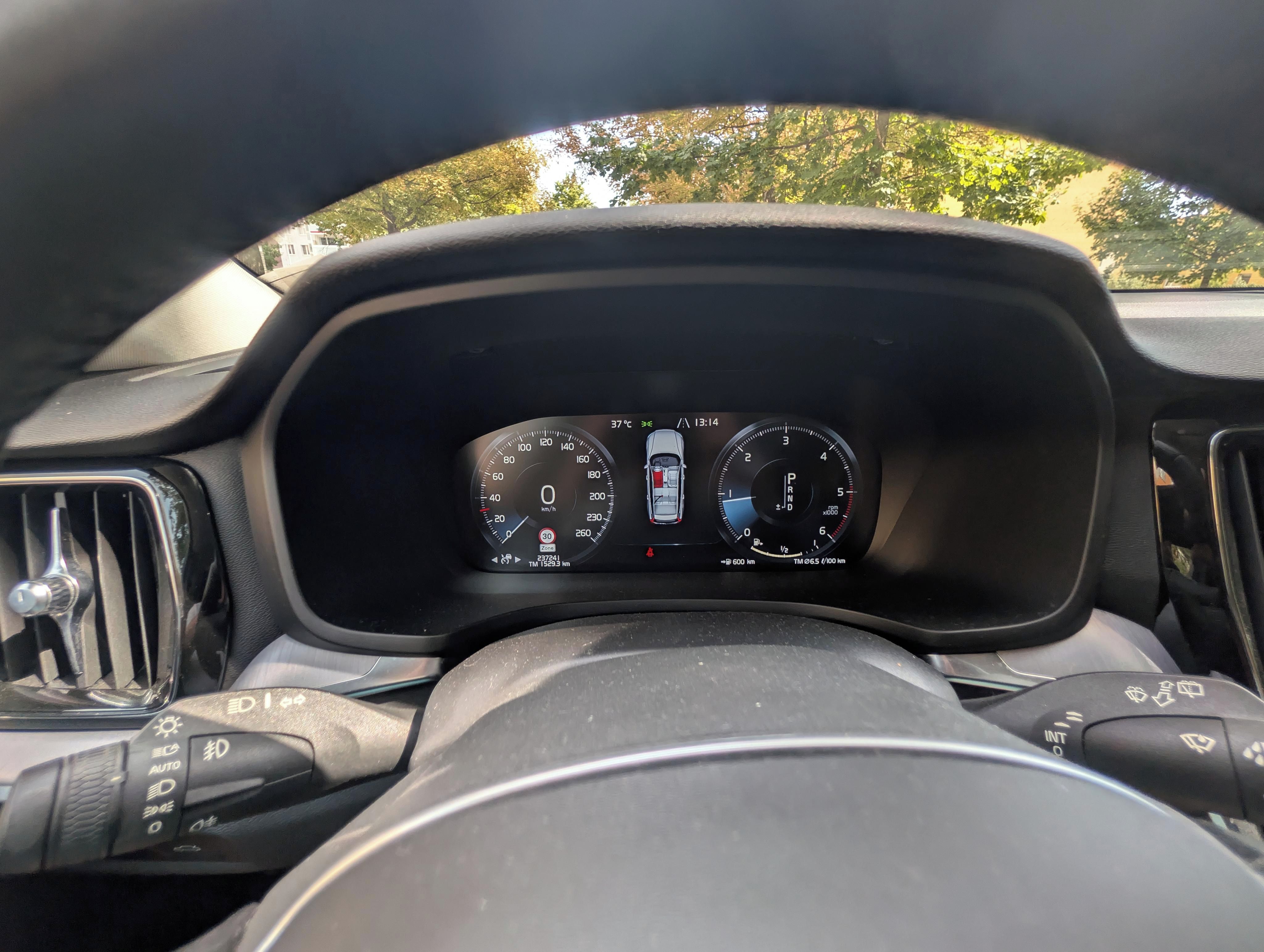 Volvo V60, D4 140kW - servisováno - fotka 3