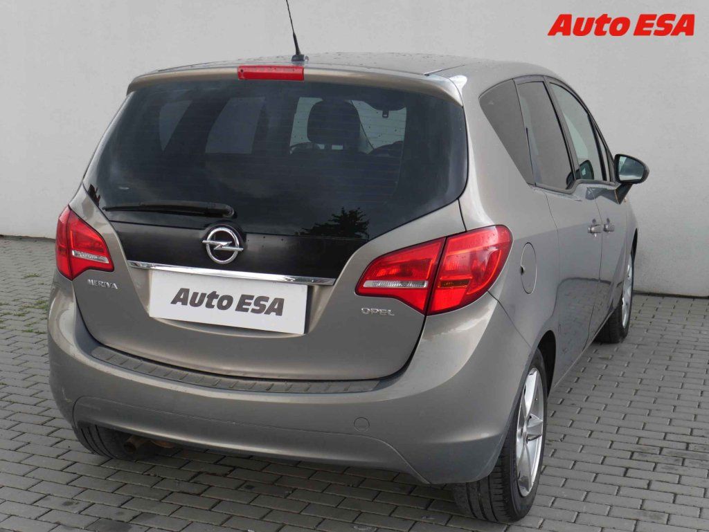 Opel Meriva, 1.4i,1.maj,ČR - fotka 4
