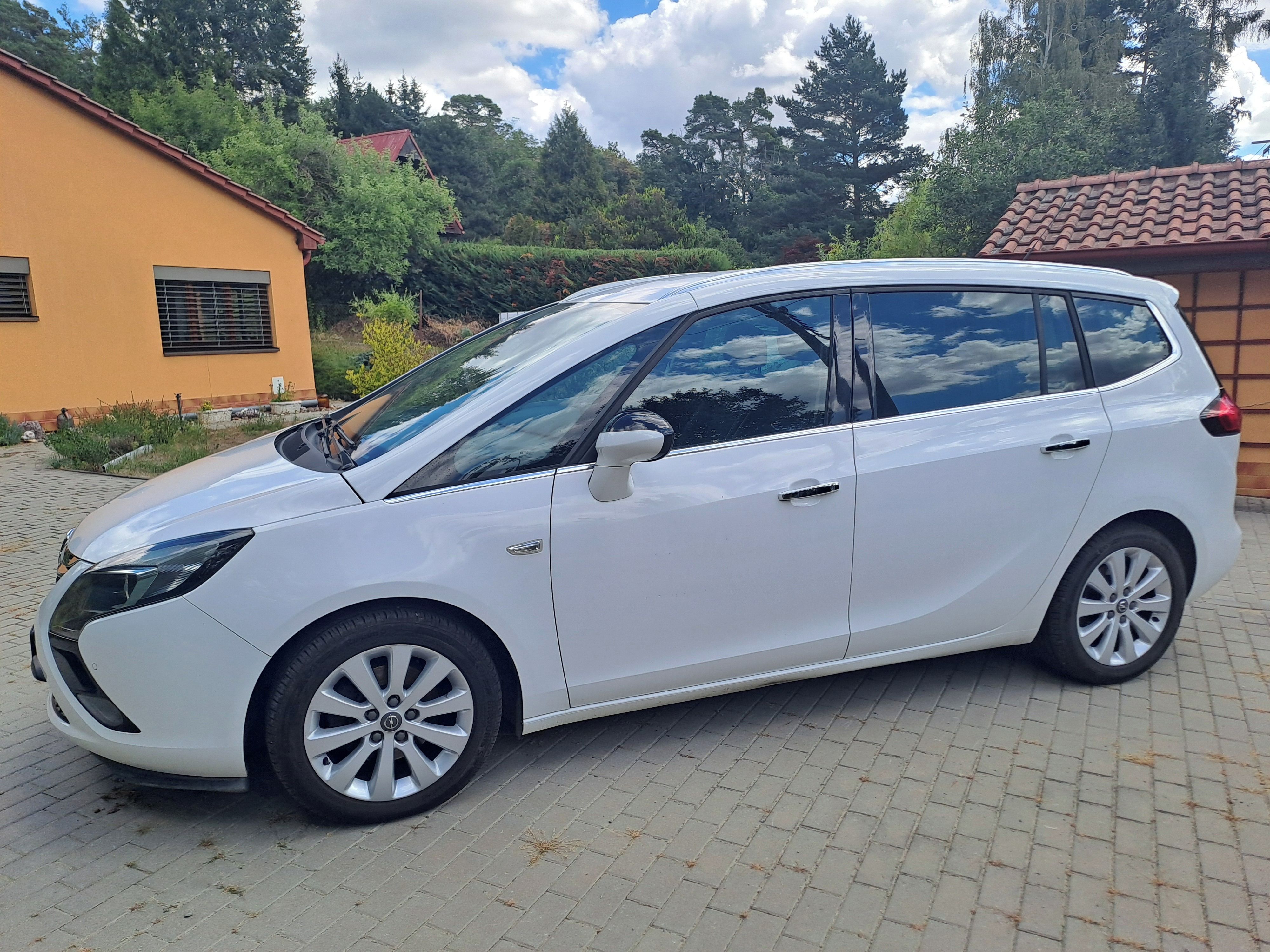 Opel Zafira, 2,0 TDCi COSMO - fotka 5