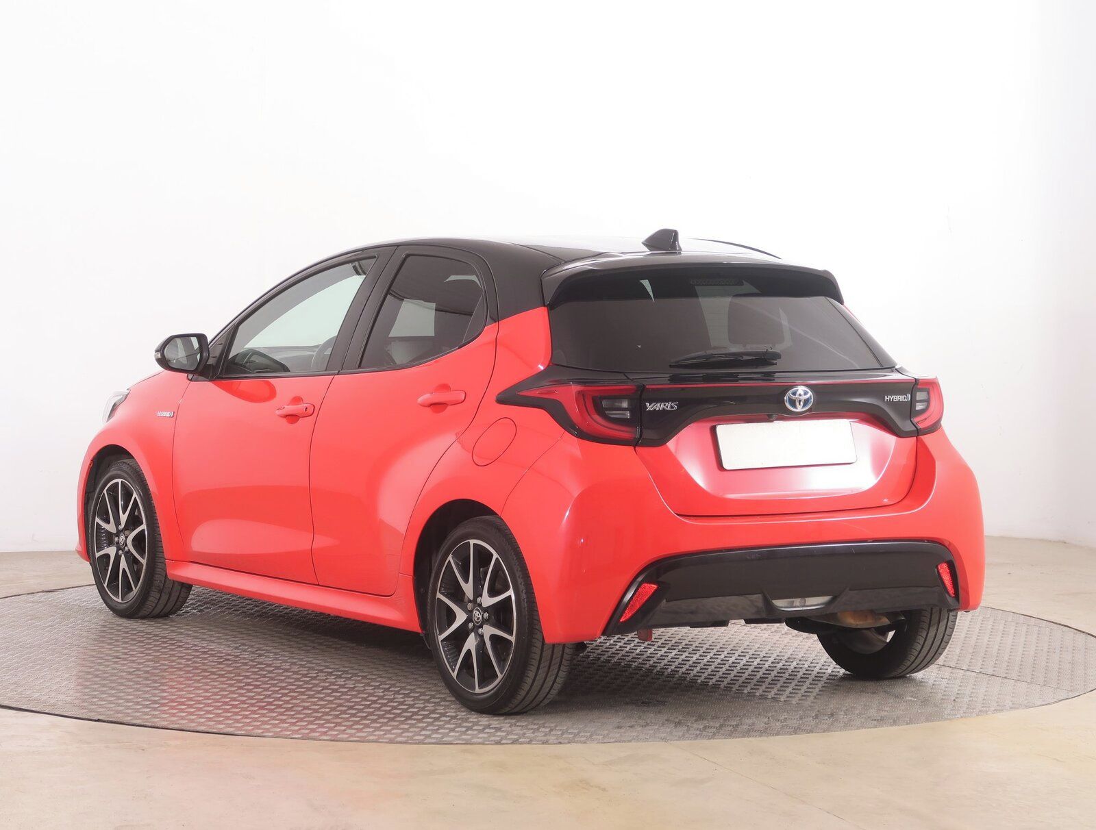 Toyota Yaris, 1.5 VVT-i Hybrid, Automat - fotka 4
