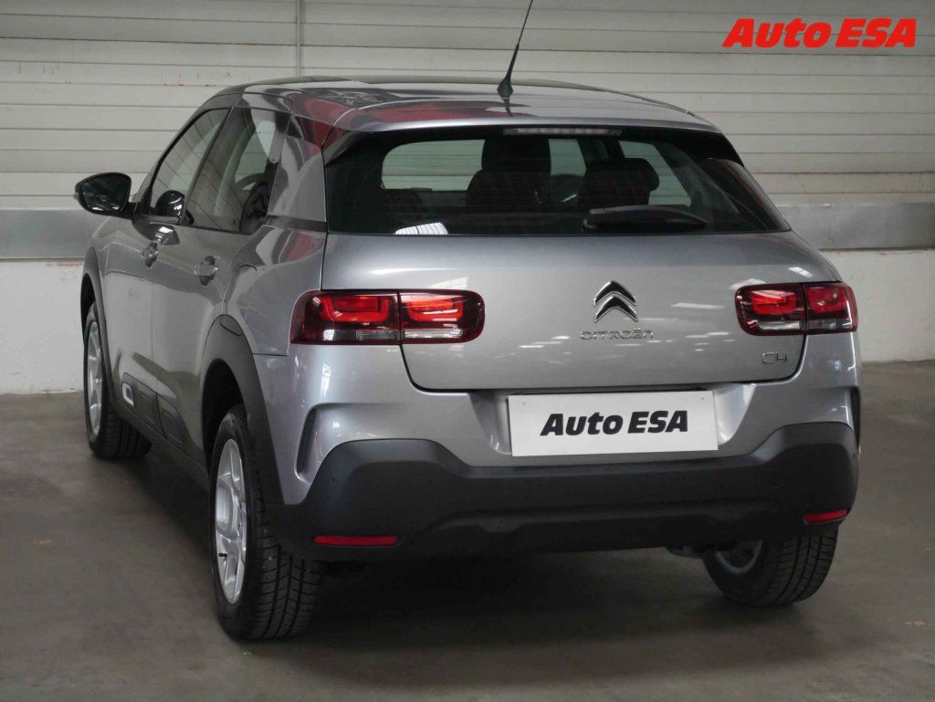 Citroën C4 Cactus, 1.2 PT,2.maj,ČR - fotka 4