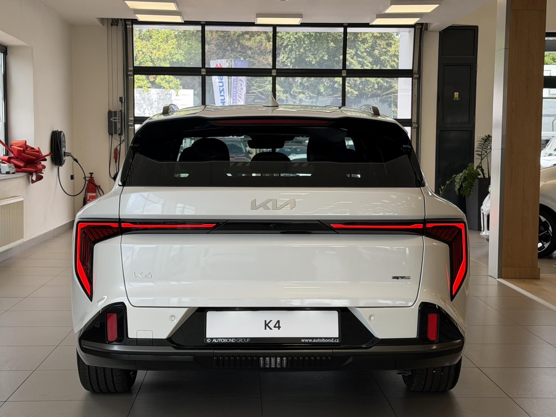 Kia K4, 1,6 T-GDi GPF 7DCT GT-LINE 132 - fotka 4
