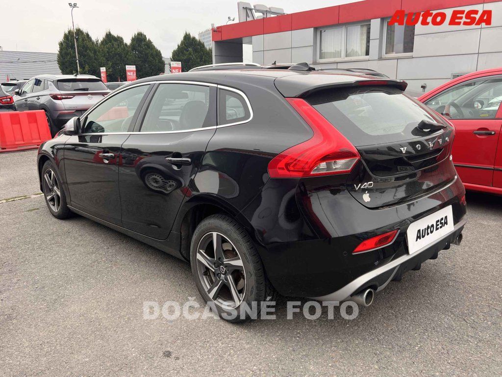 Volvo V40, 2.0d,NAVI,XENON,POLOKŮŽE - fotka 2