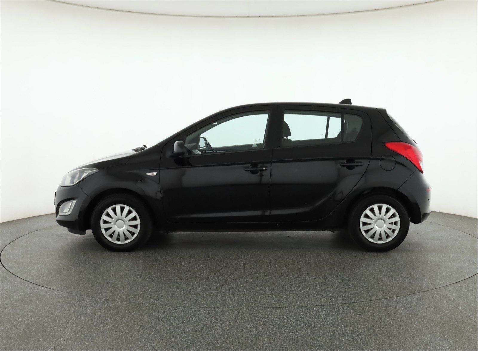 Hyundai i20, 1.1 CRDi, Klima, El. okna - fotka 3