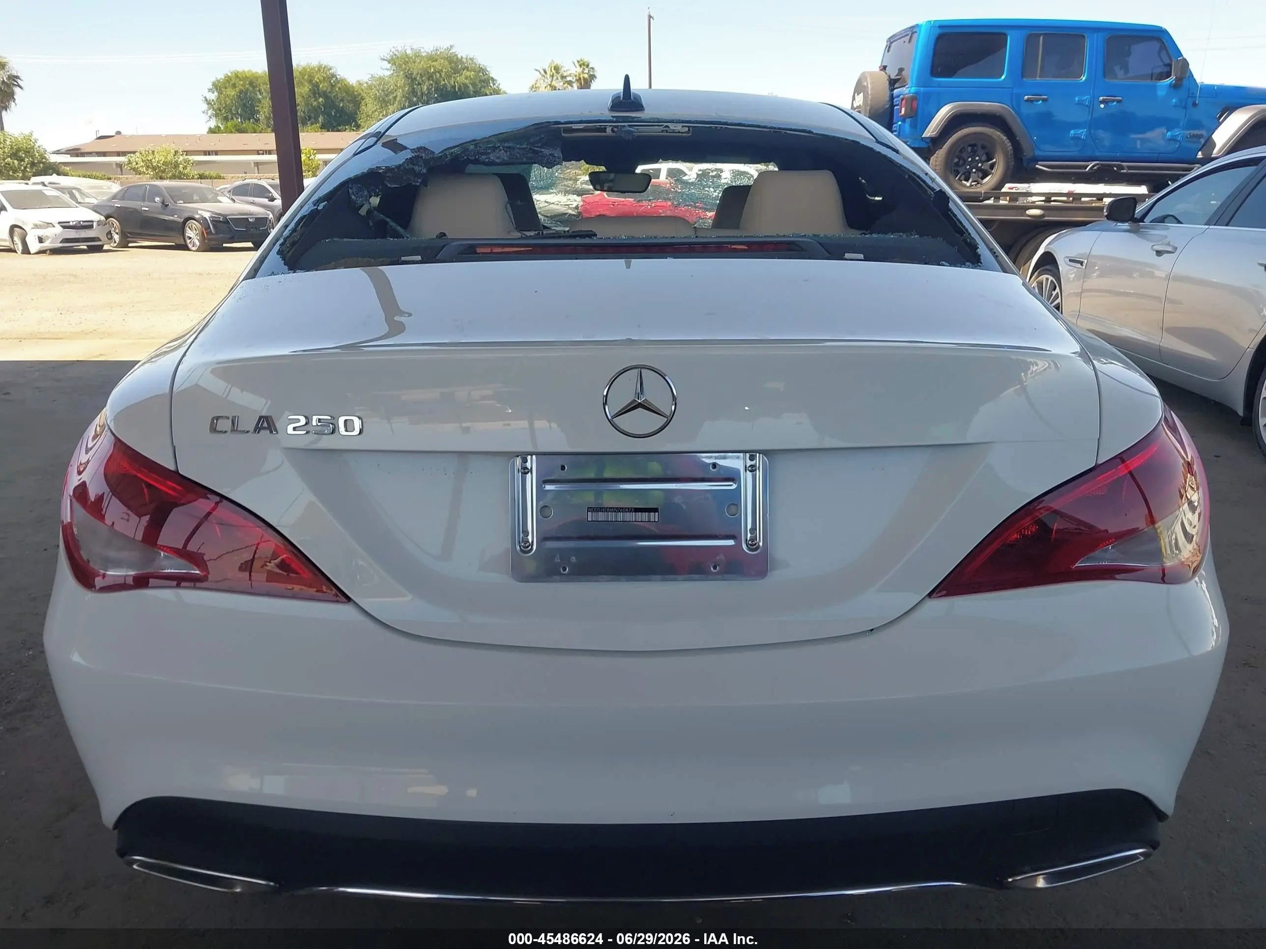 Mercedes-Benz CLA, Auto na cestě - fotka 6