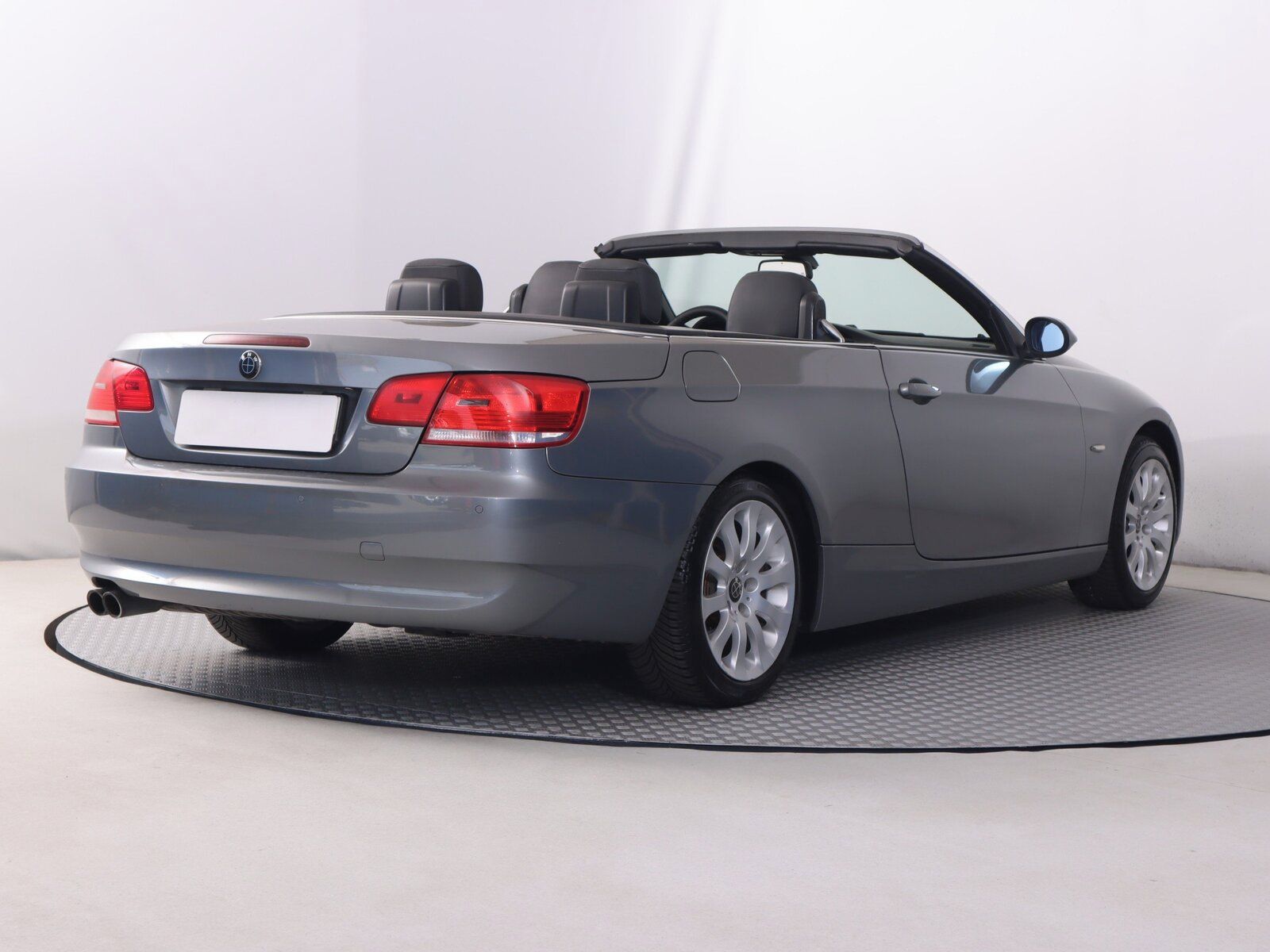 BMW Řada 3, 325 i - fotka 5