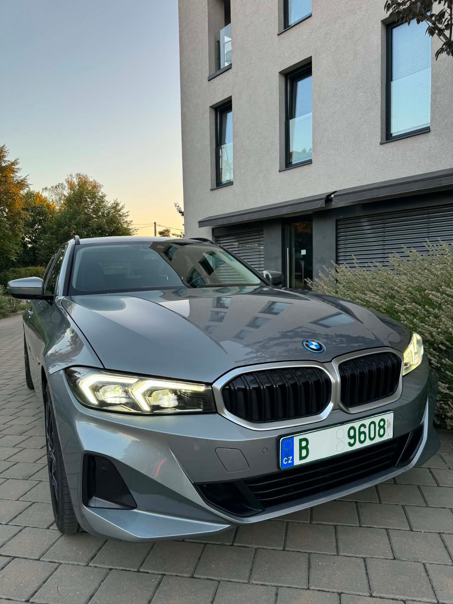 BMW Řada 3, 320,dvojité okna,tažné,HIFI - fotka 4