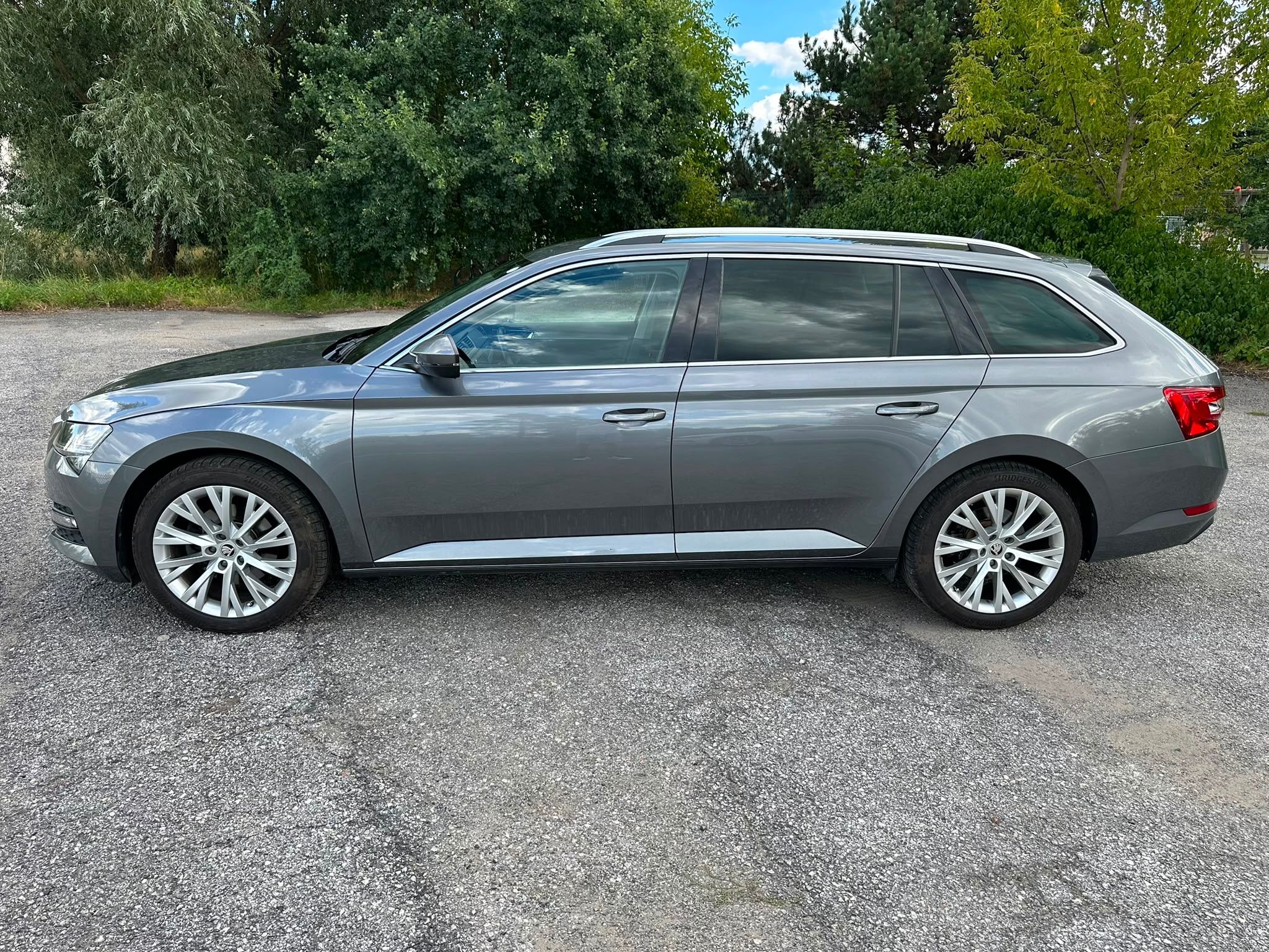 Škoda Superb, Škoda Superb kombi 1.5 TSI DSG - fotka 2