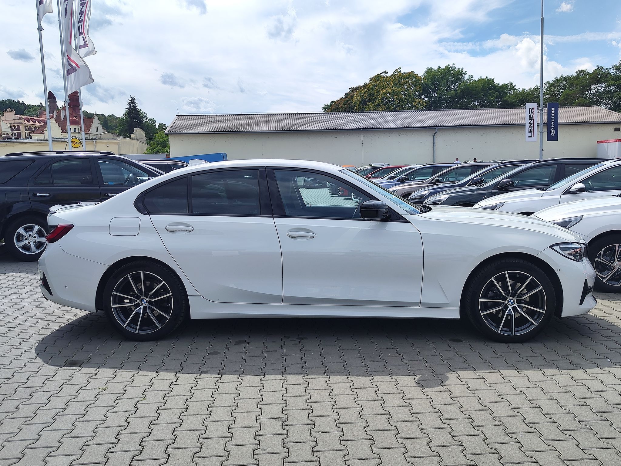 BMW Řada 3, 2.0 320i/135kW Sport Line AT - fotka 4