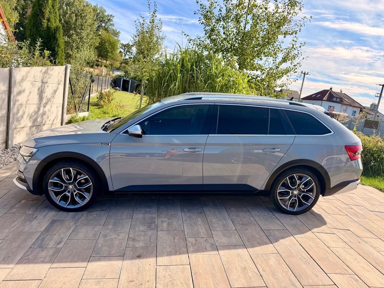 Škoda Superb, Scout 147kw 4x4 DSG ČR|TZ| - fotka 2