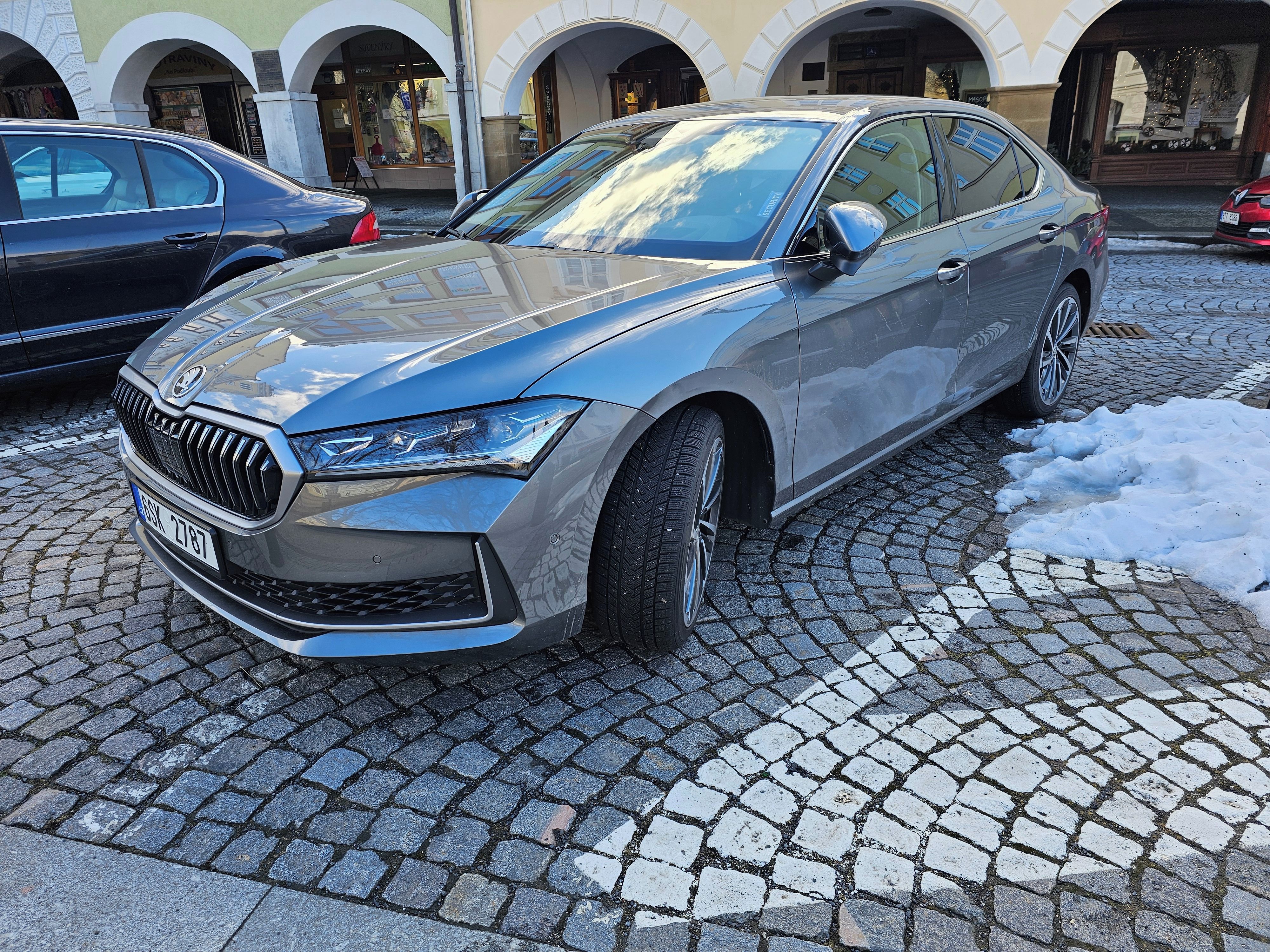 Škoda Superb, Škoda Superb 2.0 195 kW L&K - fotka 3