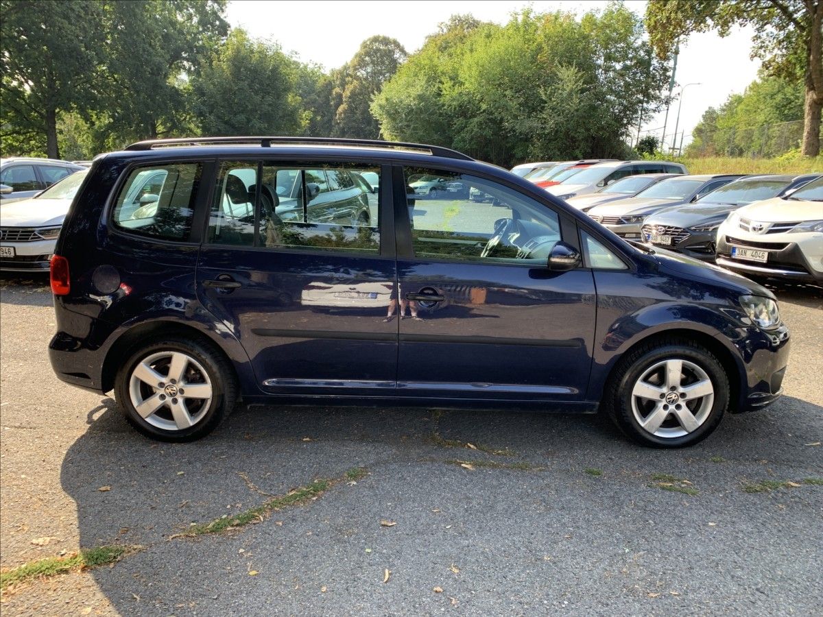 Volkswagen Touran, 1,6 TDI DSG - fotka 4