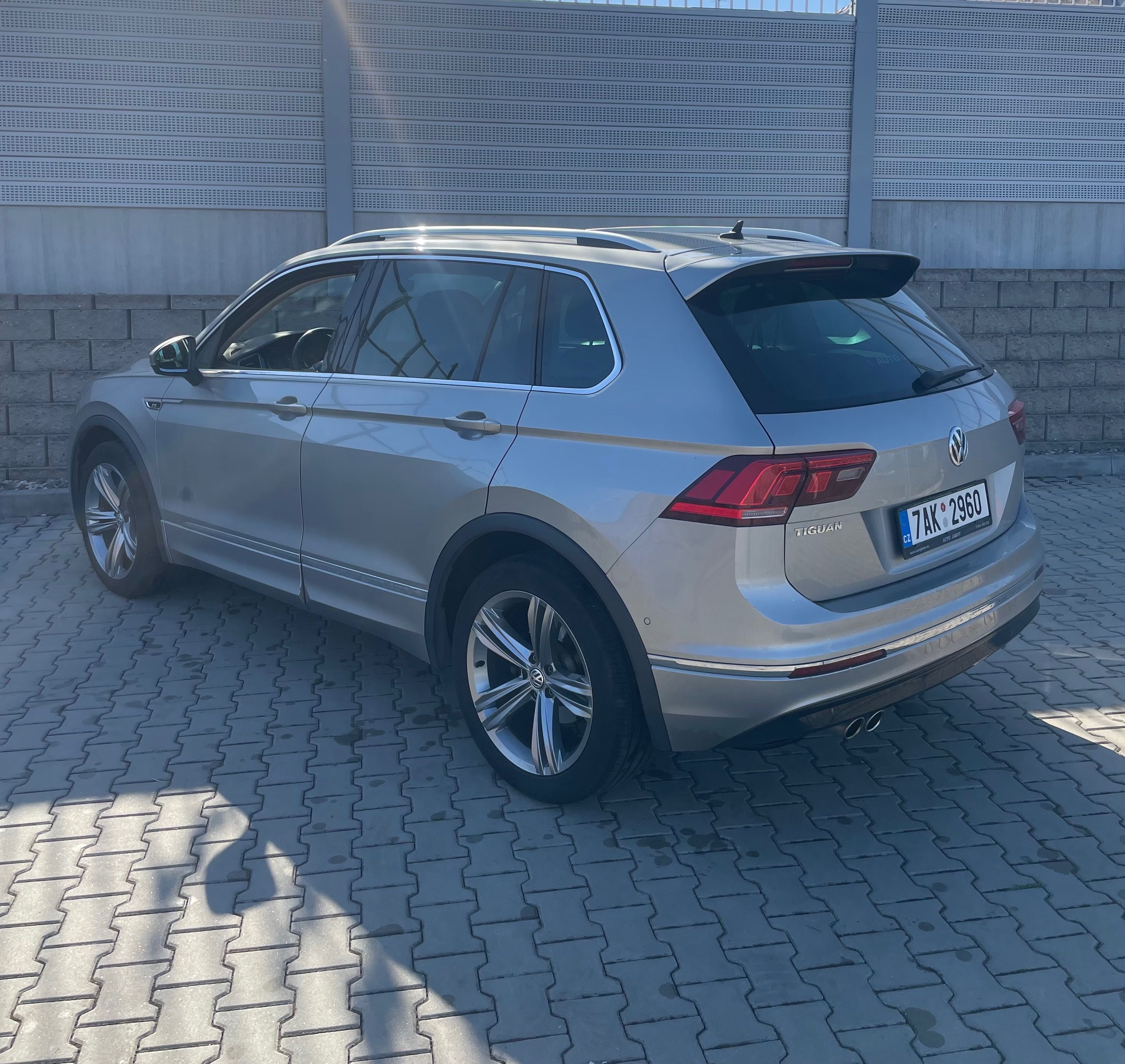 Volkswagen Tiguan, 1,4Tsi Rline - fotka 4
