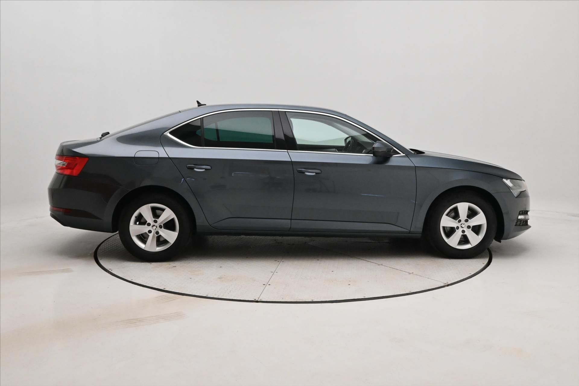 Škoda Superb, 1,5 TSI 110 kW Ambition Záruka - fotka 4