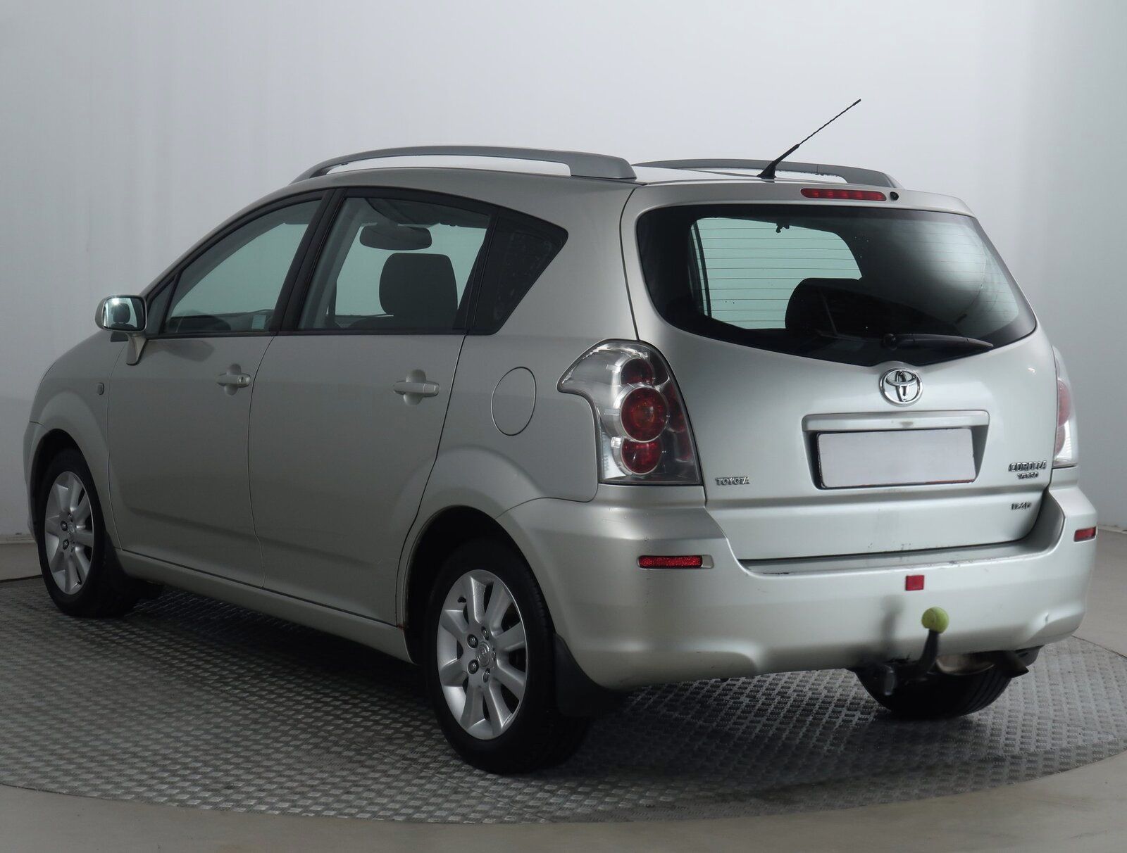 Toyota Corolla Verso, 2.2 D-4D, Tažné - fotka 4