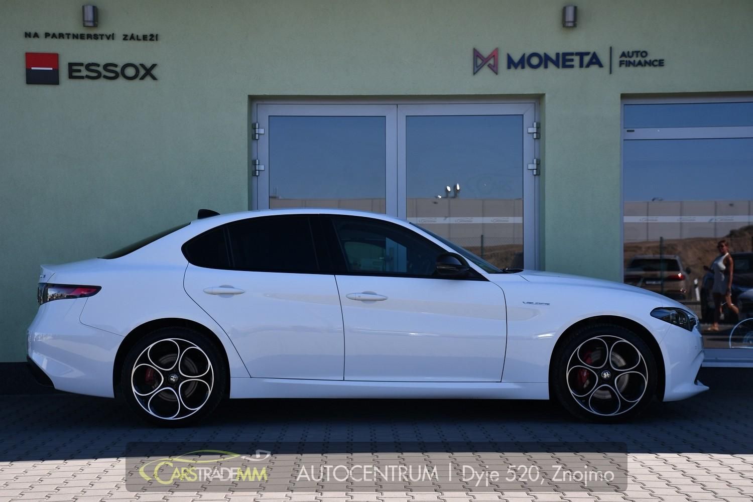 Alfa Romeo Giulia, 2.0 TURBO 16V 206kW Q4 VELOCE - fotka 6
