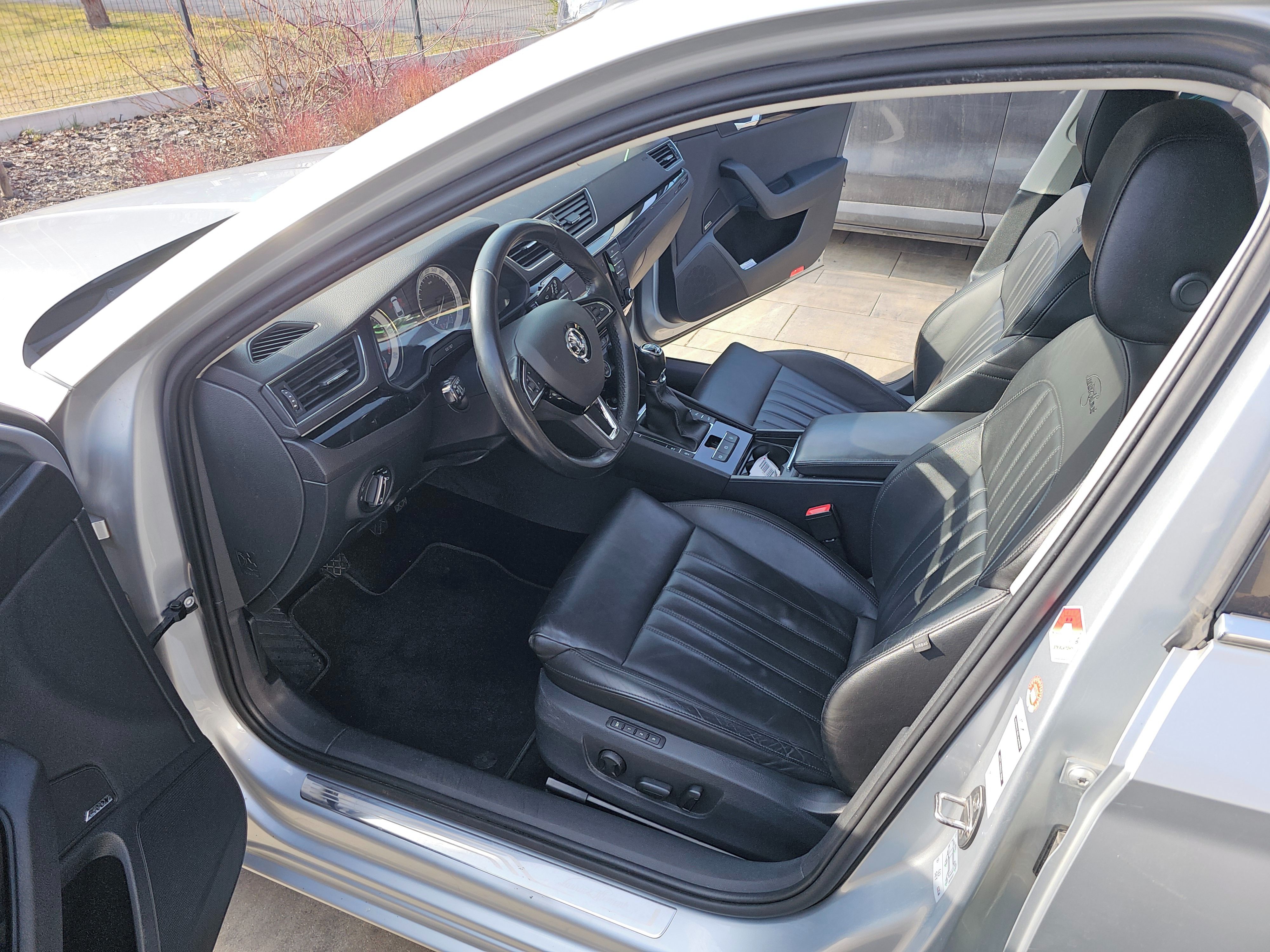 Škoda Superb, Škoda superb L&K 2.0 TDI 110KW - fotka 6