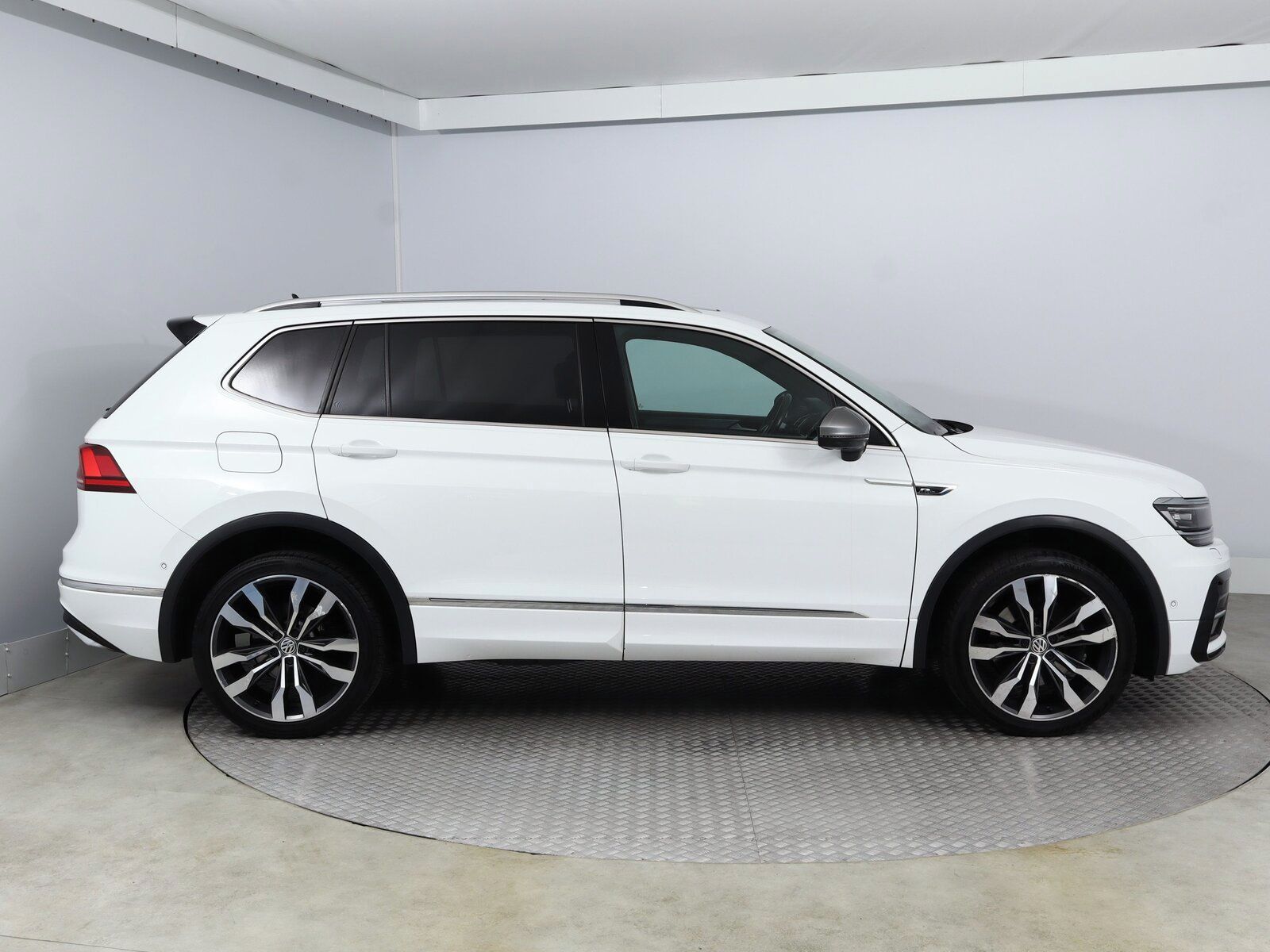 Volkswagen Tiguan Allspace, 2.0 BiTDI, R-Line, 4X4 - fotka 6