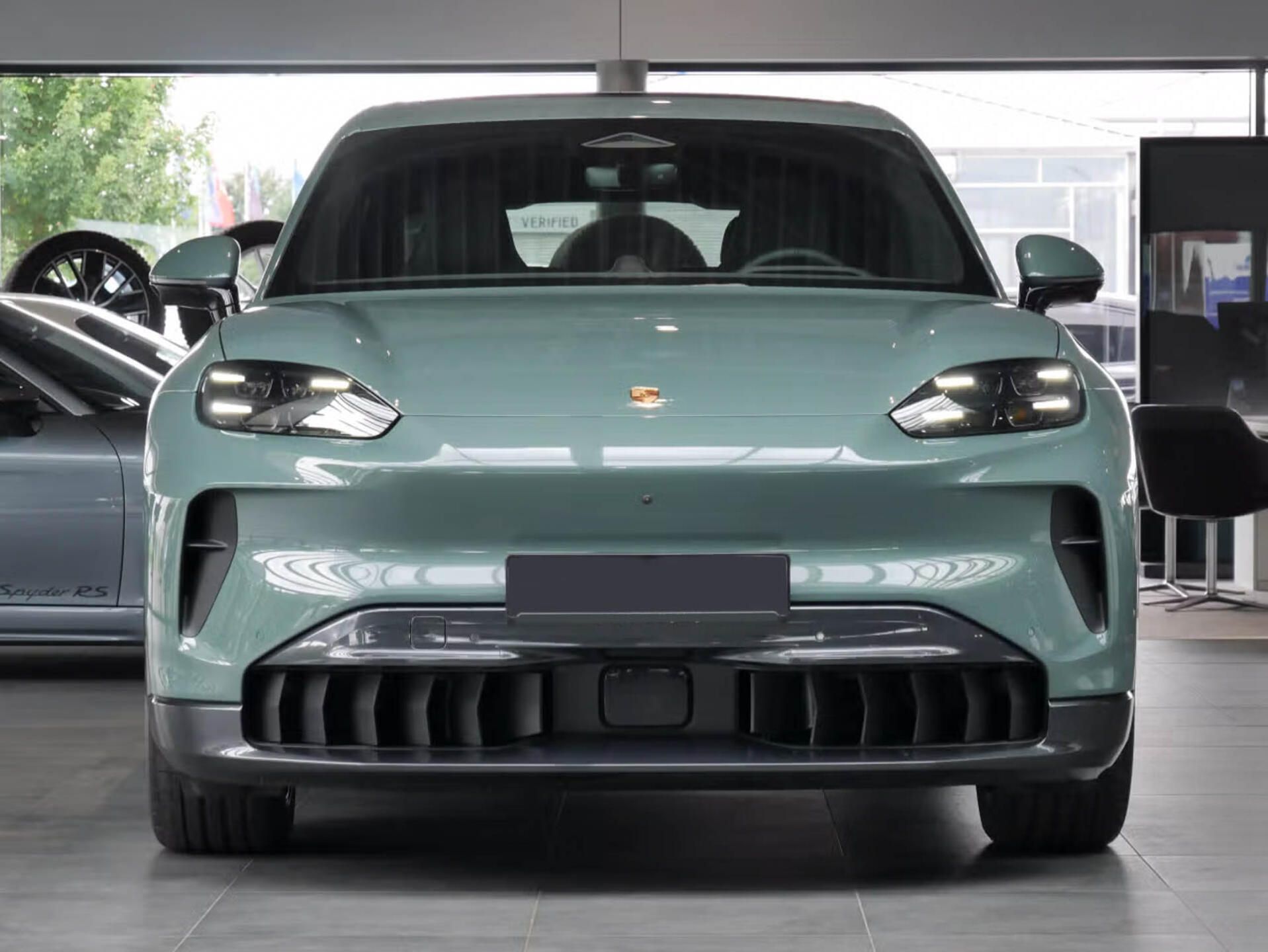 Porsche Cayenne, Electric Pano HuD 360 Chrono T - fotka 2