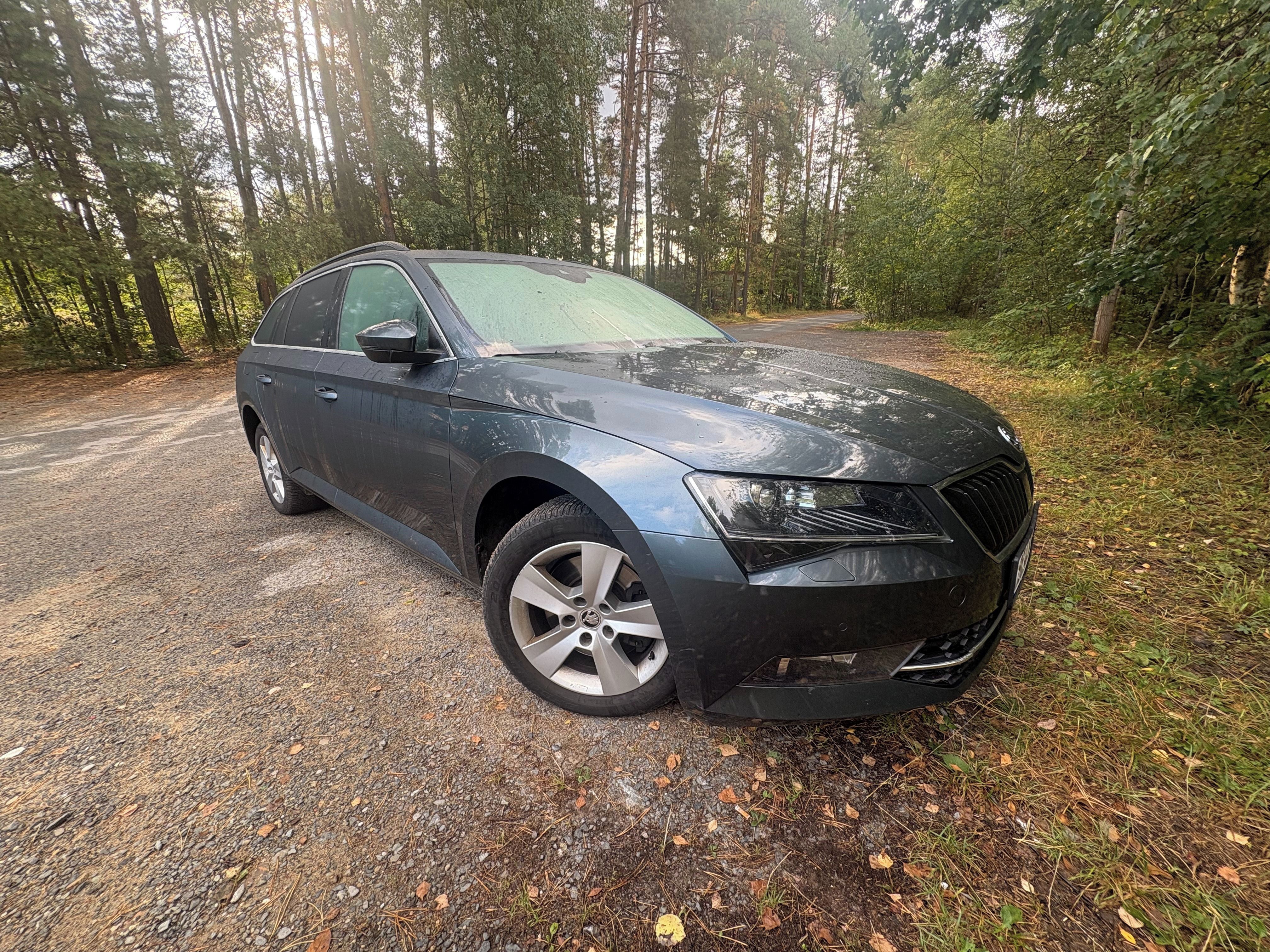 Škoda Superb, Škoda Superb Combi 2.0 TDI 110 - fotka 2