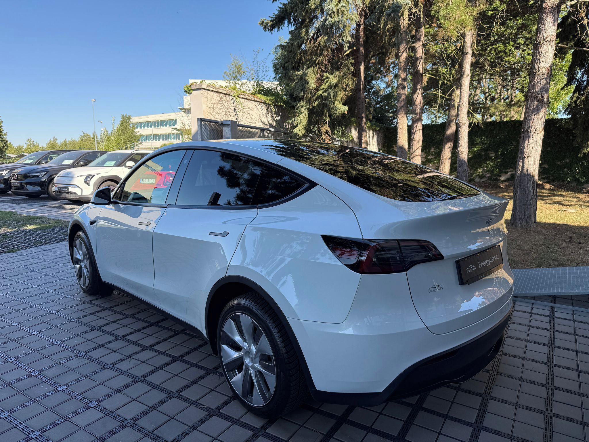 Tesla Model Y, Long Range AWD - fotka 4