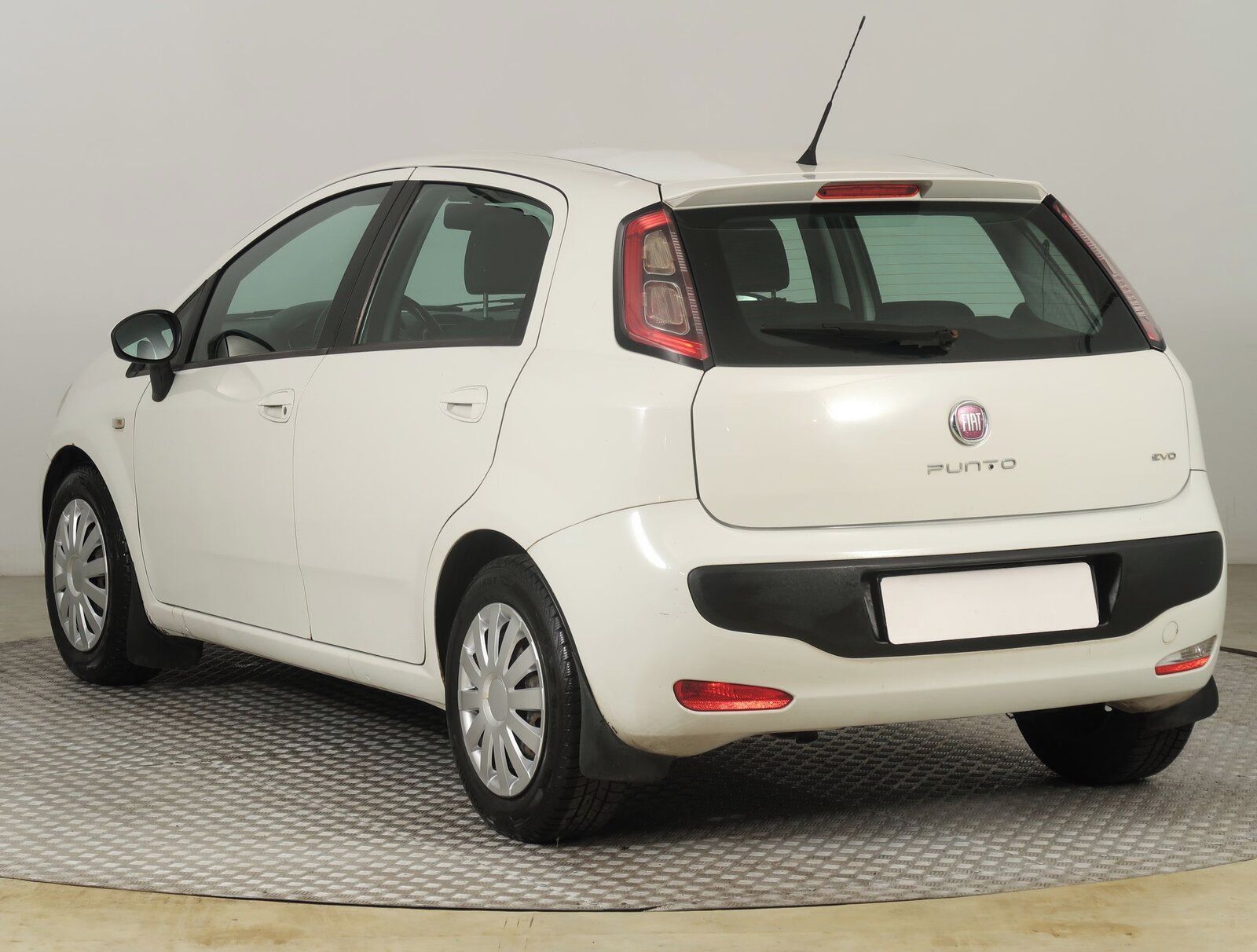 Fiat Punto EVO, 1.2, rezervace - fotka 4