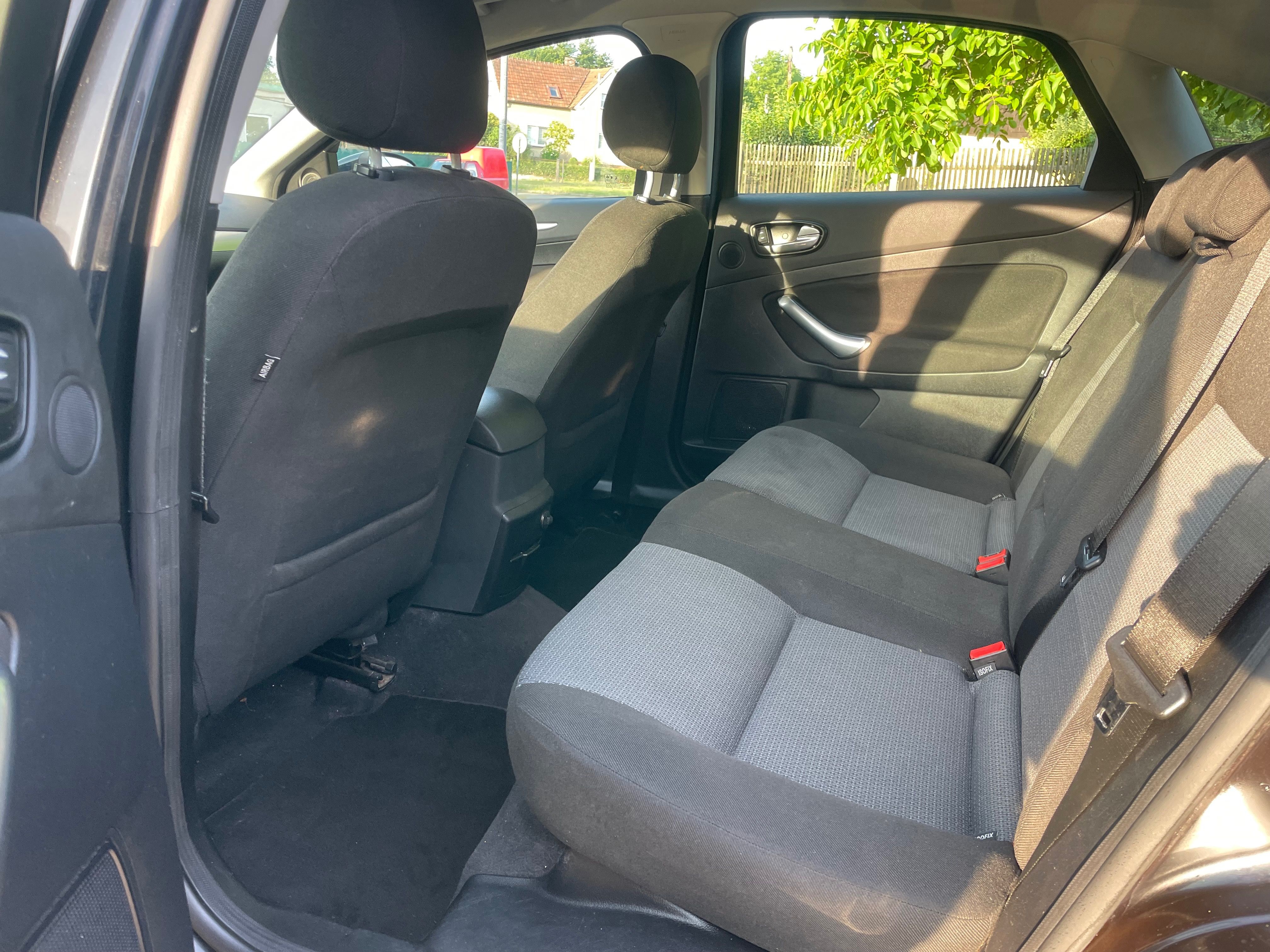 Ford Mondeo, 2,0 16v - fotka 6