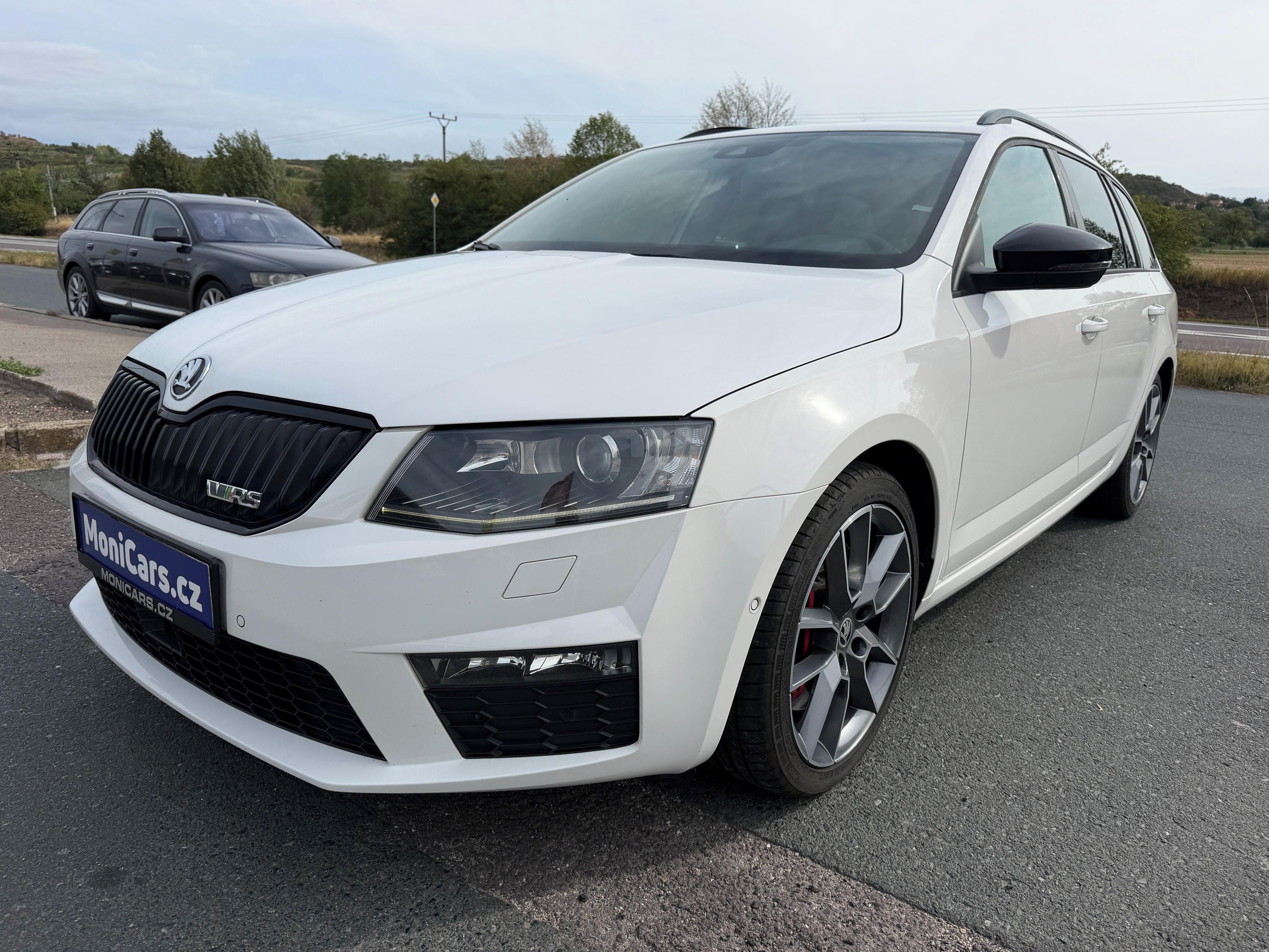 Škoda Octavia, RS 2.0 TDi 135kW DSG, VÝBAVA