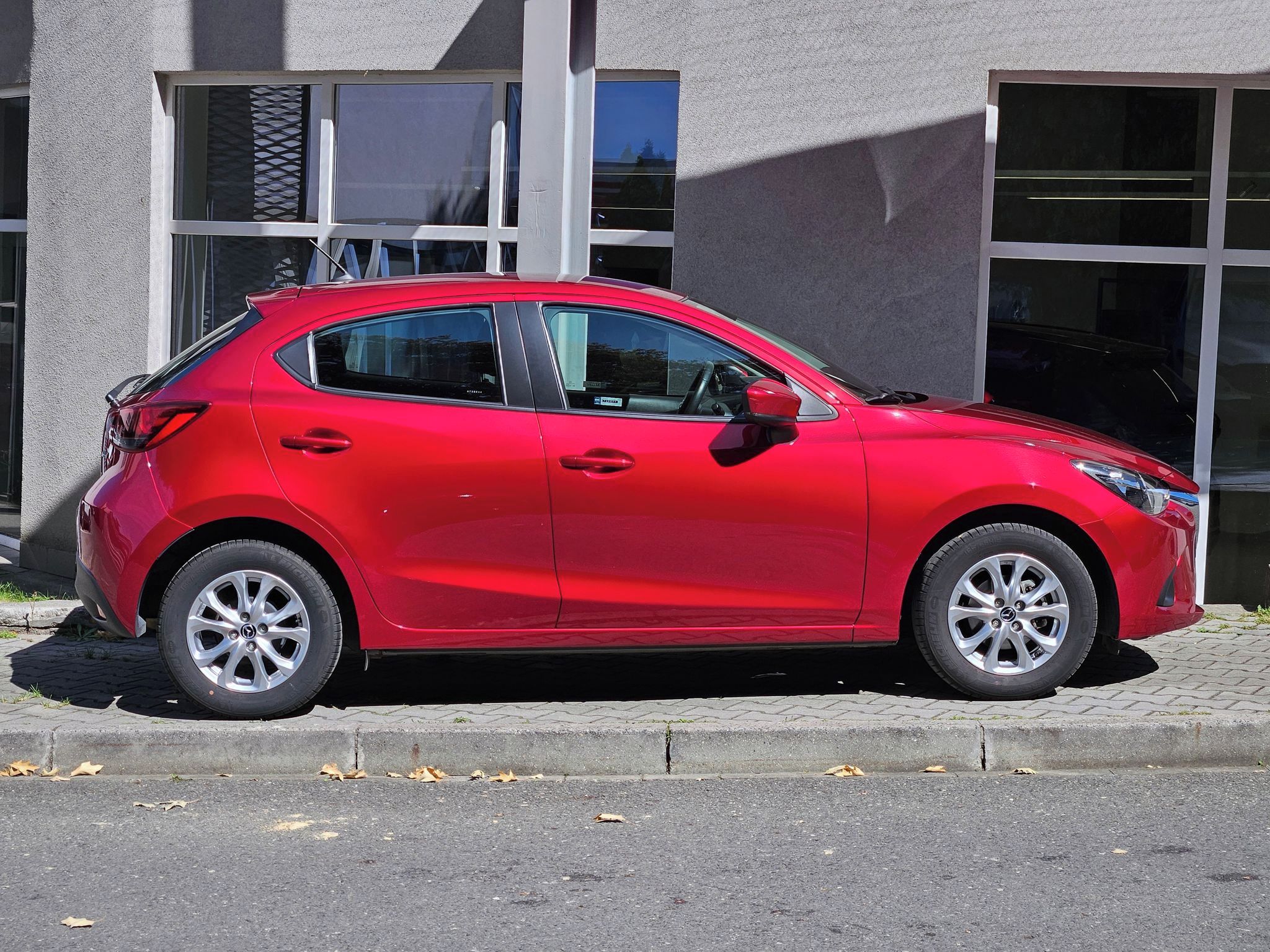 Mazda 2, 1,5L SKYACTIV-G 55kW, ČR,1.maj - fotka 6