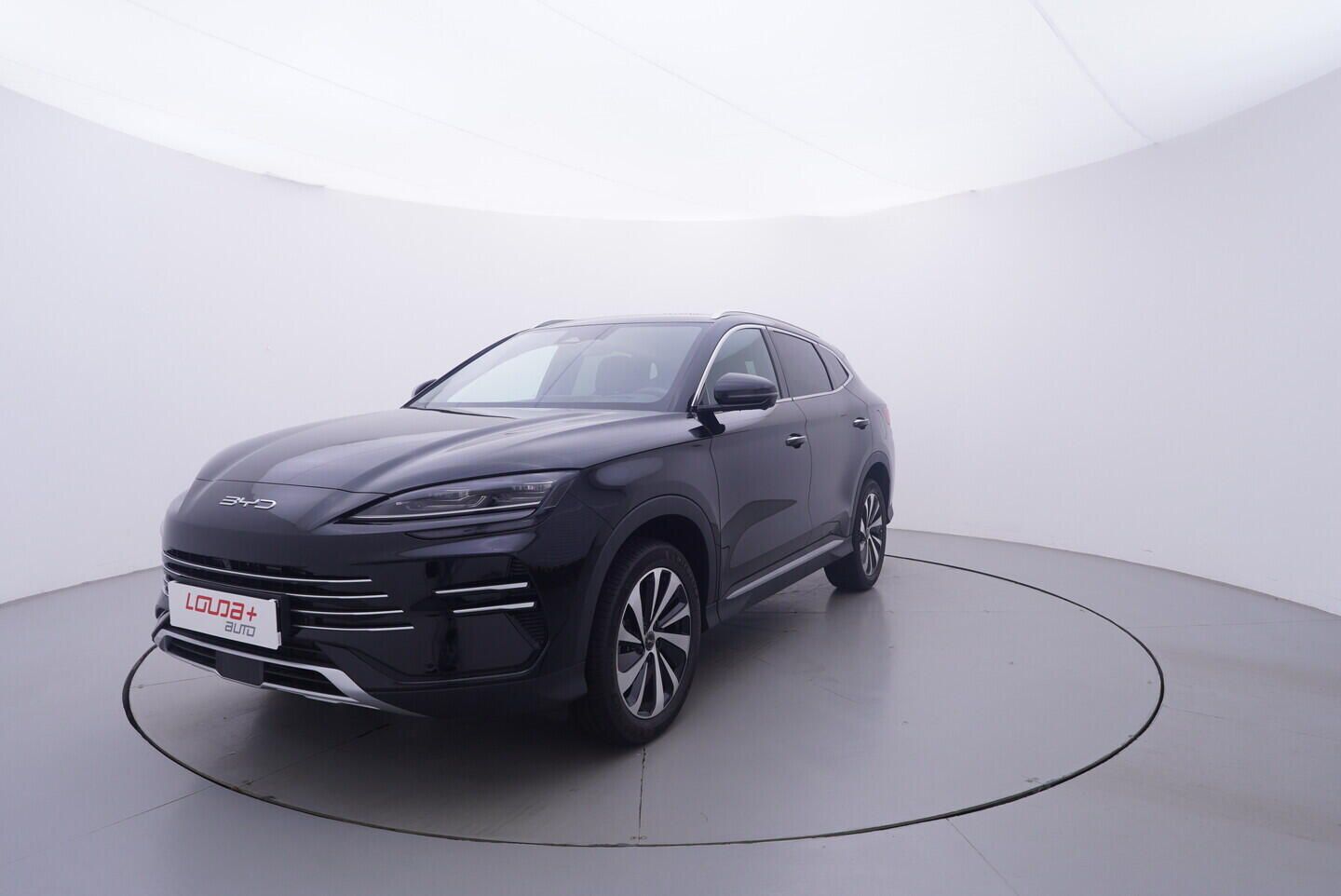 BYD Seal U, Design plg-in hybrid 238 kW